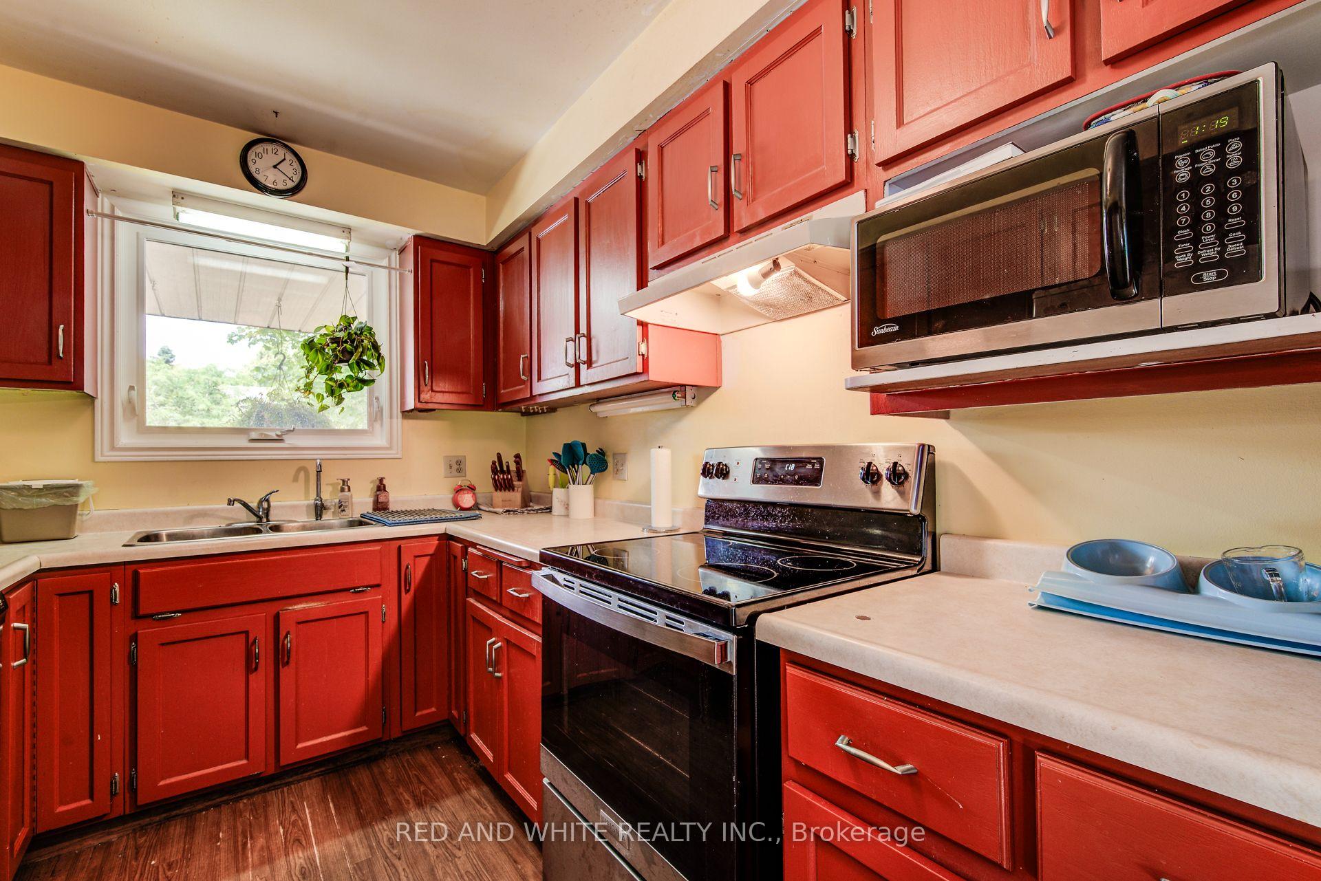 Photo 17 of 303 Conservation Drive, Waterloo — HOMEH