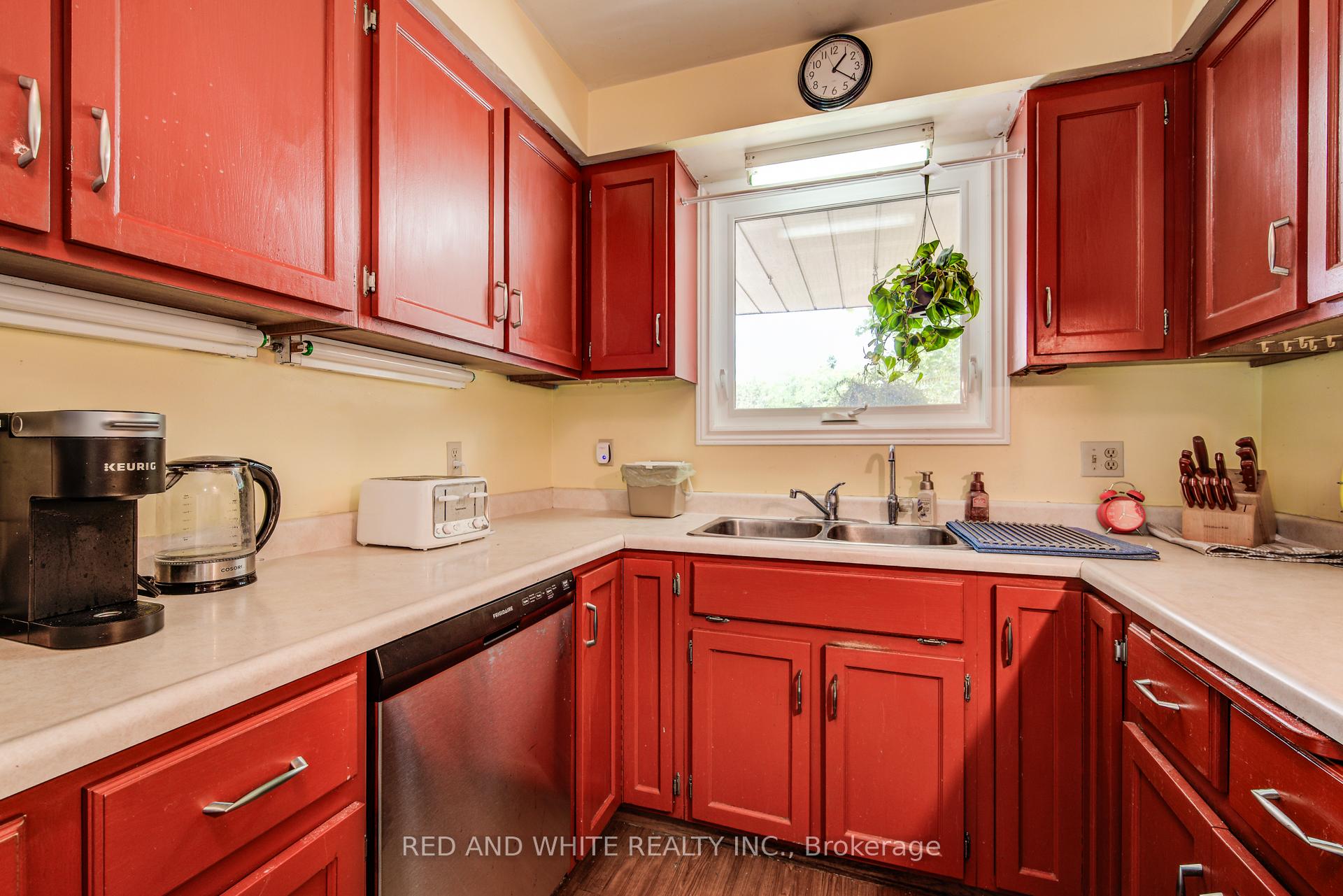 Photo 18 of 303 Conservation Drive, Waterloo — HOMEH