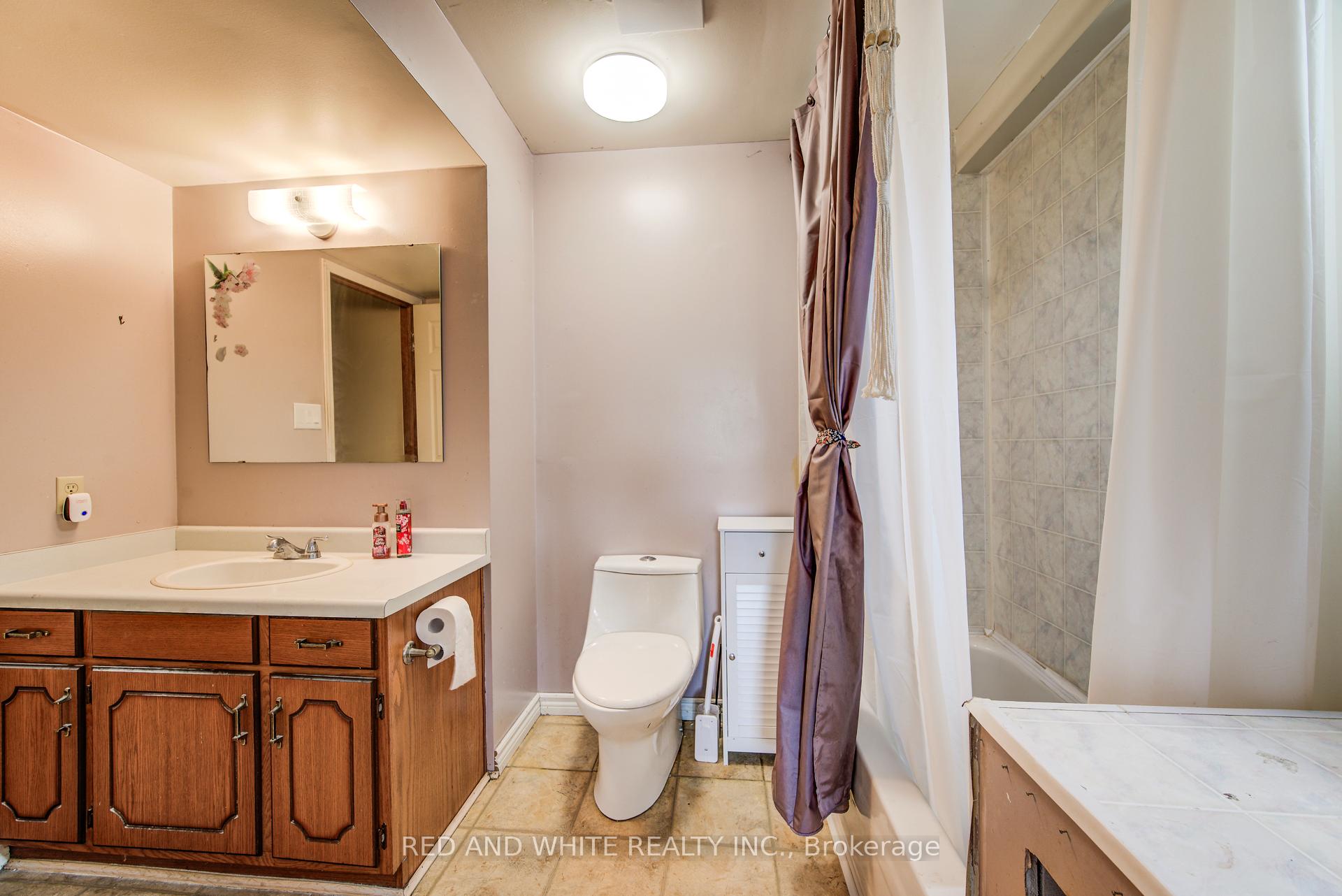 Photo 32 of 303 Conservation Drive, Waterloo — HOMEH