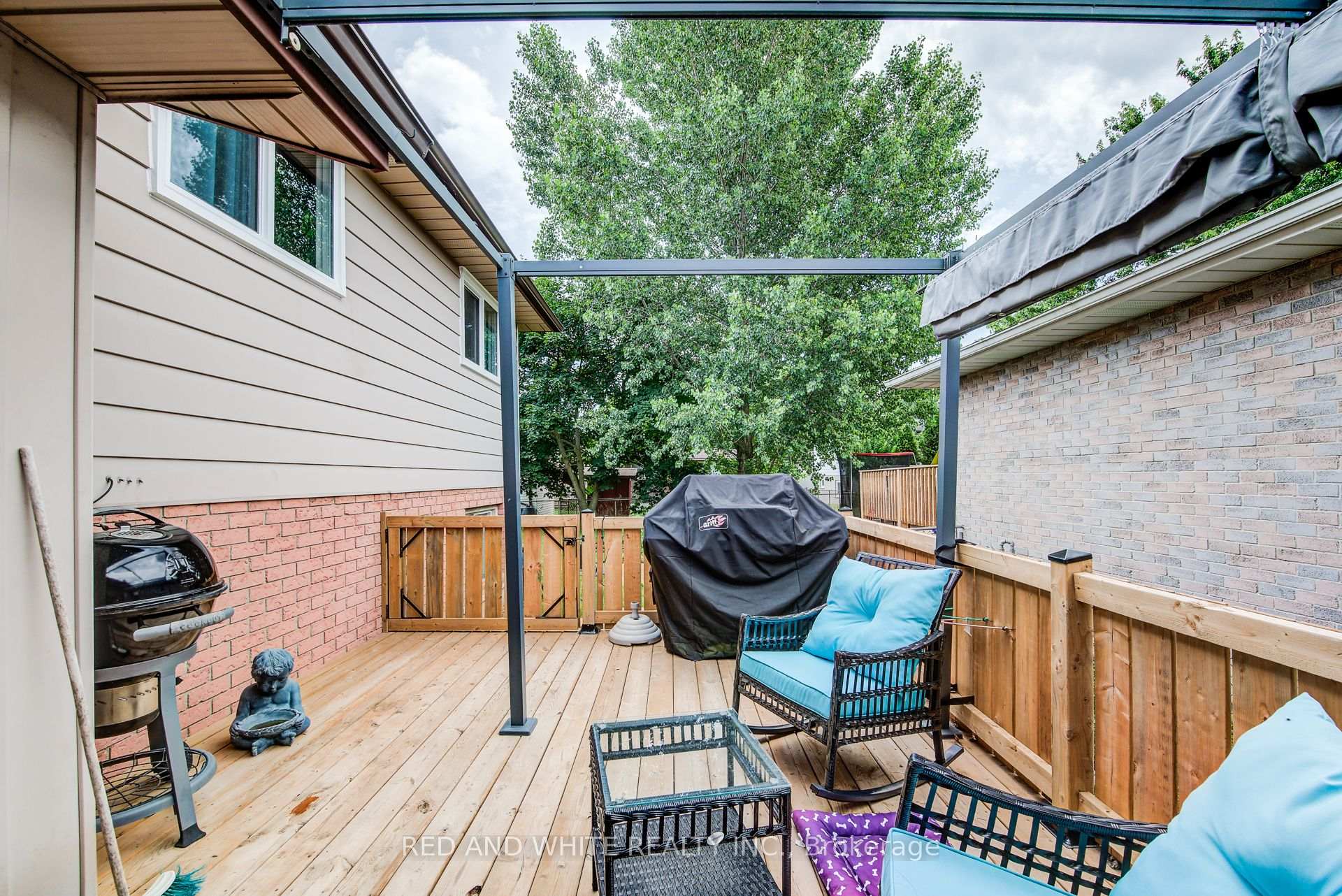 Photo 37 of 303 Conservation Drive, Waterloo — HOMEH