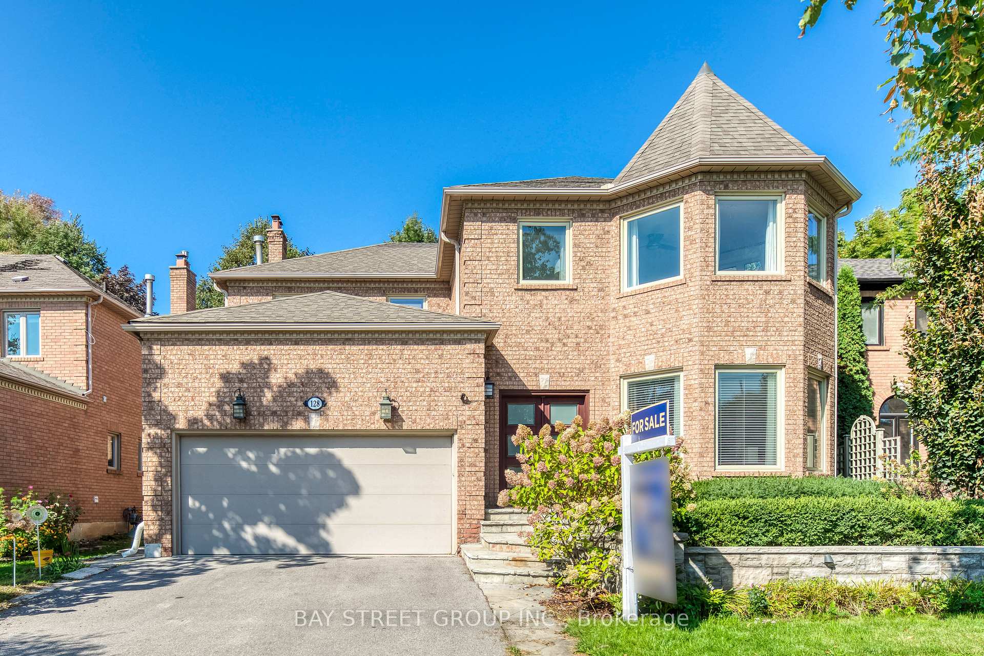 Front of 128 beverley glen Boulevard