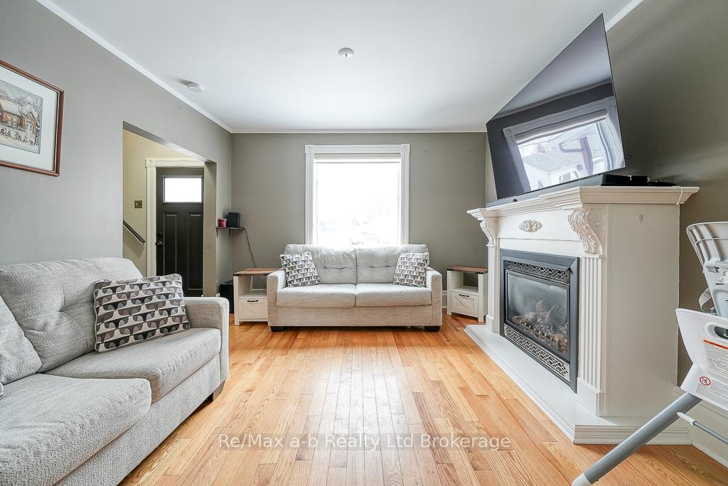Photo 5 of 170 Chestnut Street, West Elgin, West Lorne — HOMEH