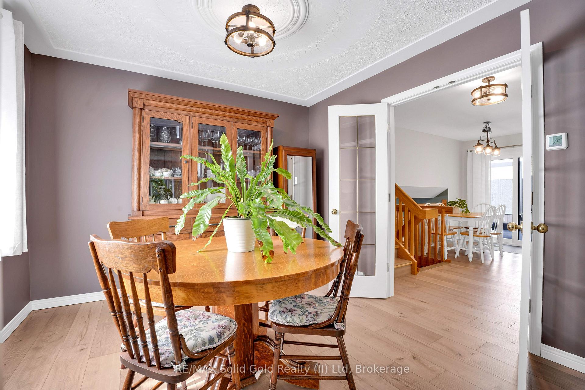 Photo 10 of 612 Sprucehurst Crescent, Waterloo — HOMEH
