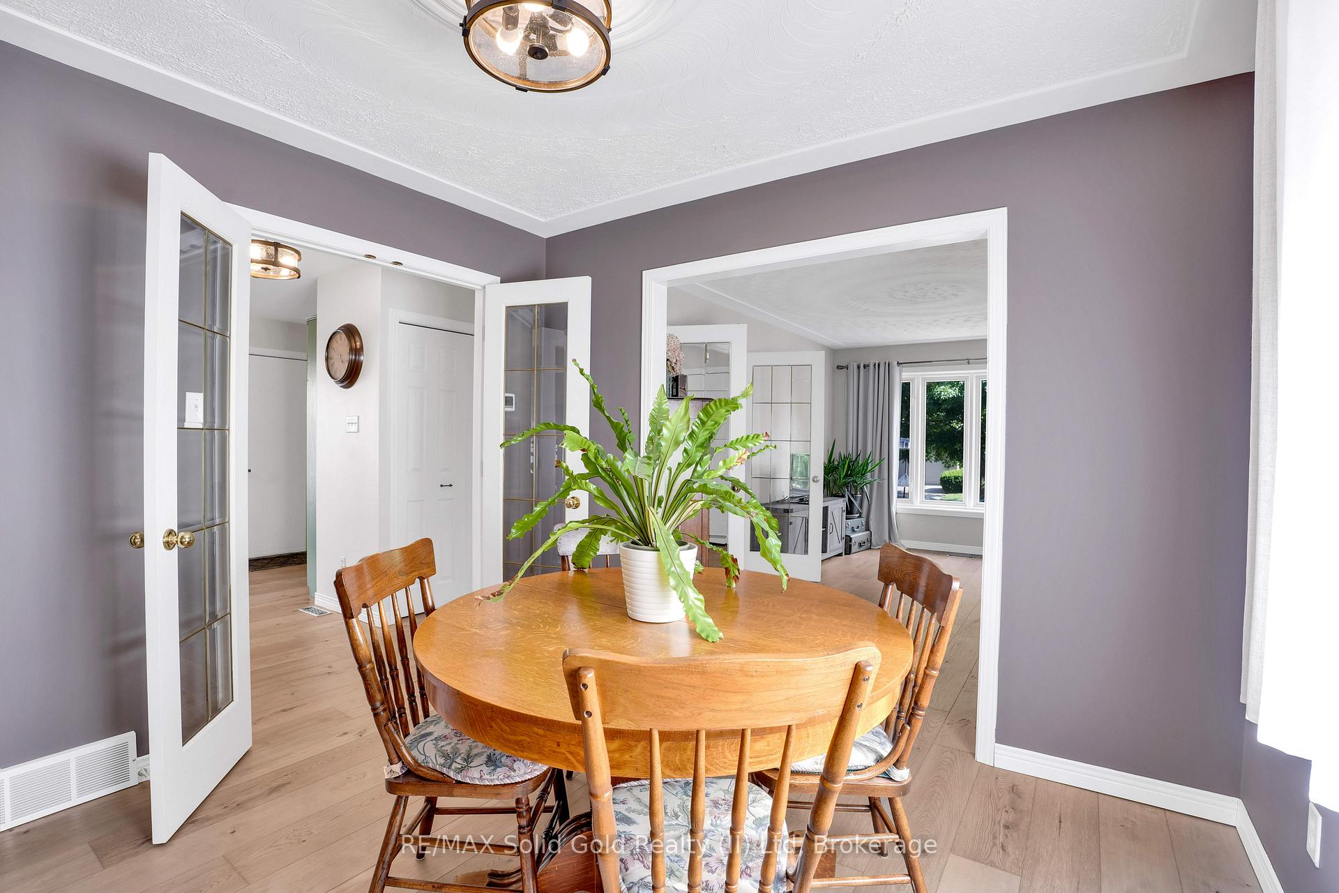 Photo 11 of 612 Sprucehurst Crescent, Waterloo — HOMEH