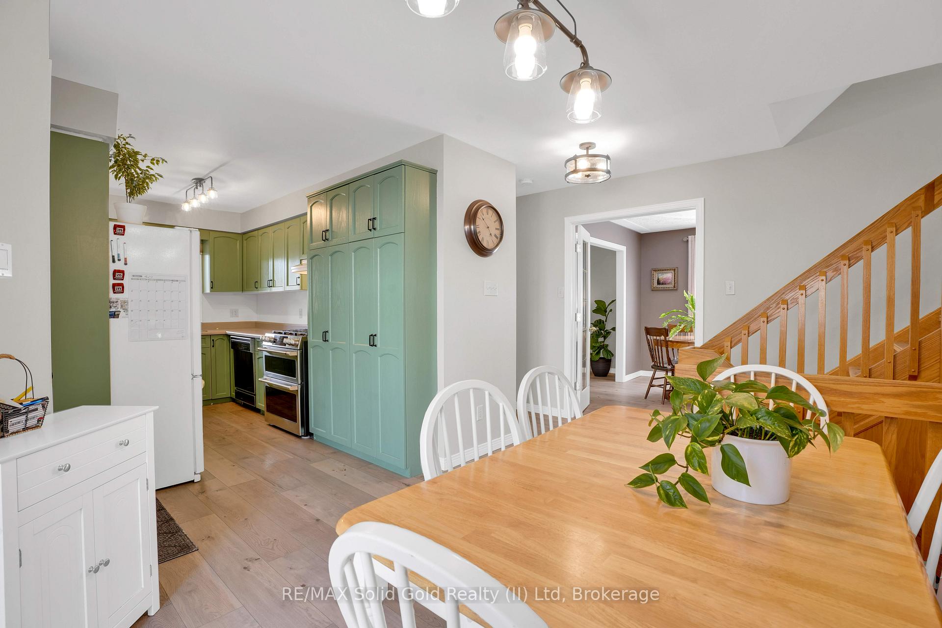 Photo 14 of 612 Sprucehurst Crescent, Waterloo — HOMEH