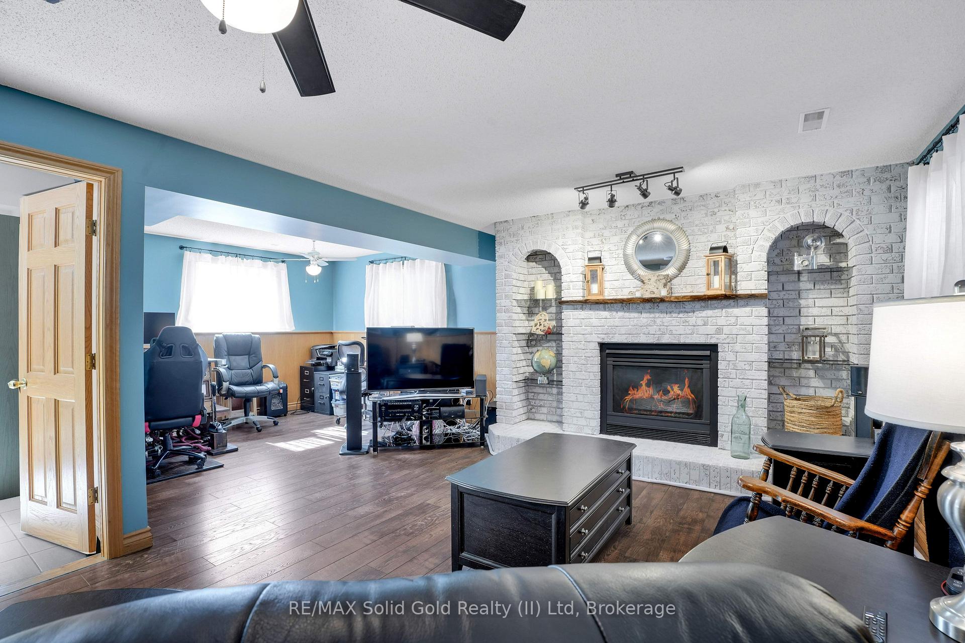 Photo 26 of 612 Sprucehurst Crescent, Waterloo — HOMEH