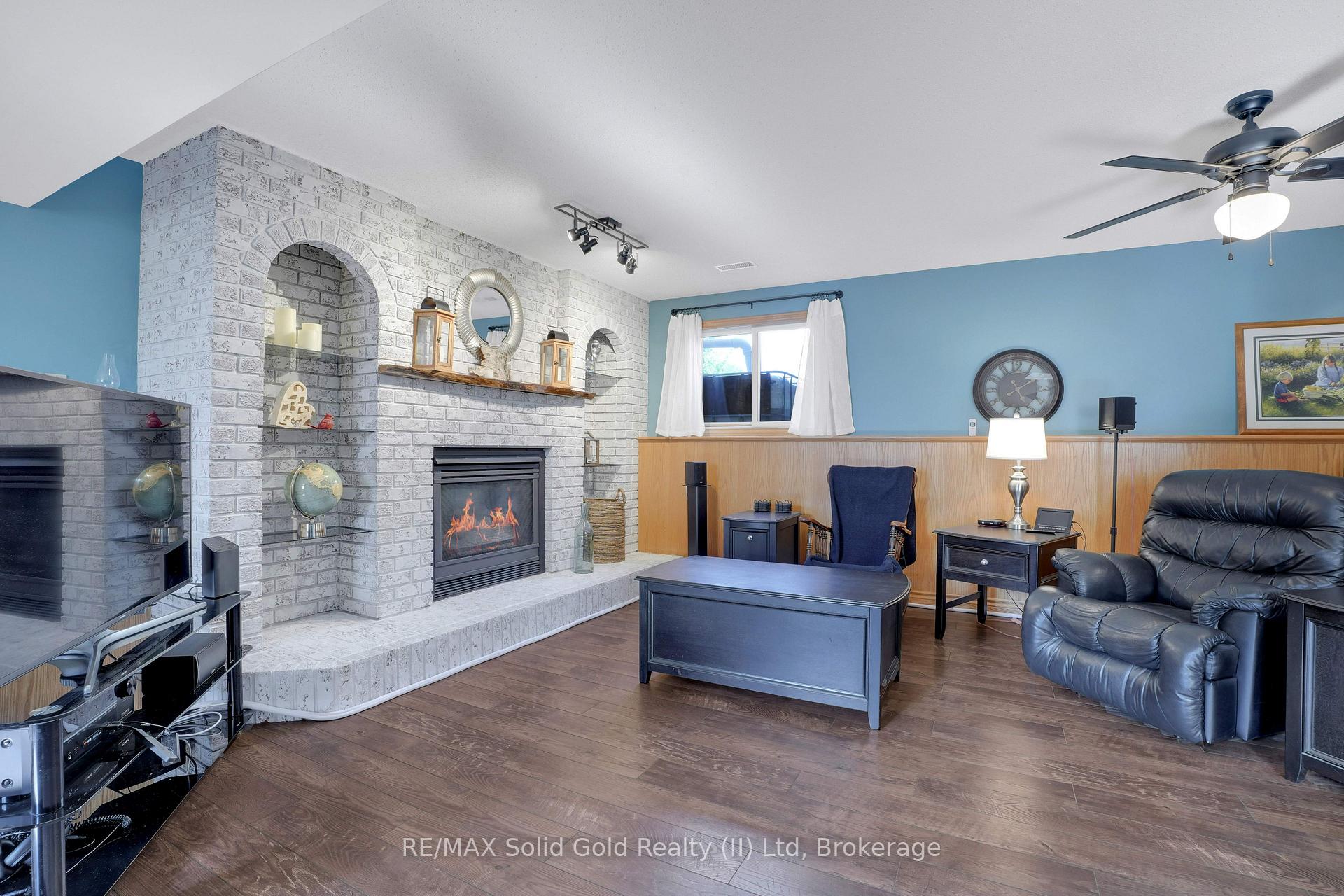 Photo 28 of 612 Sprucehurst Crescent, Waterloo — HOMEH