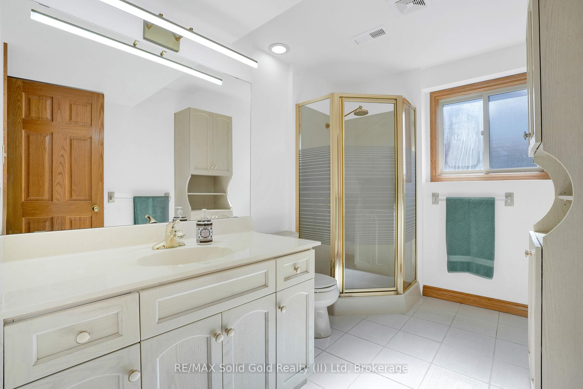 Photo 29 of 612 Sprucehurst Crescent, Waterloo — HOMEH