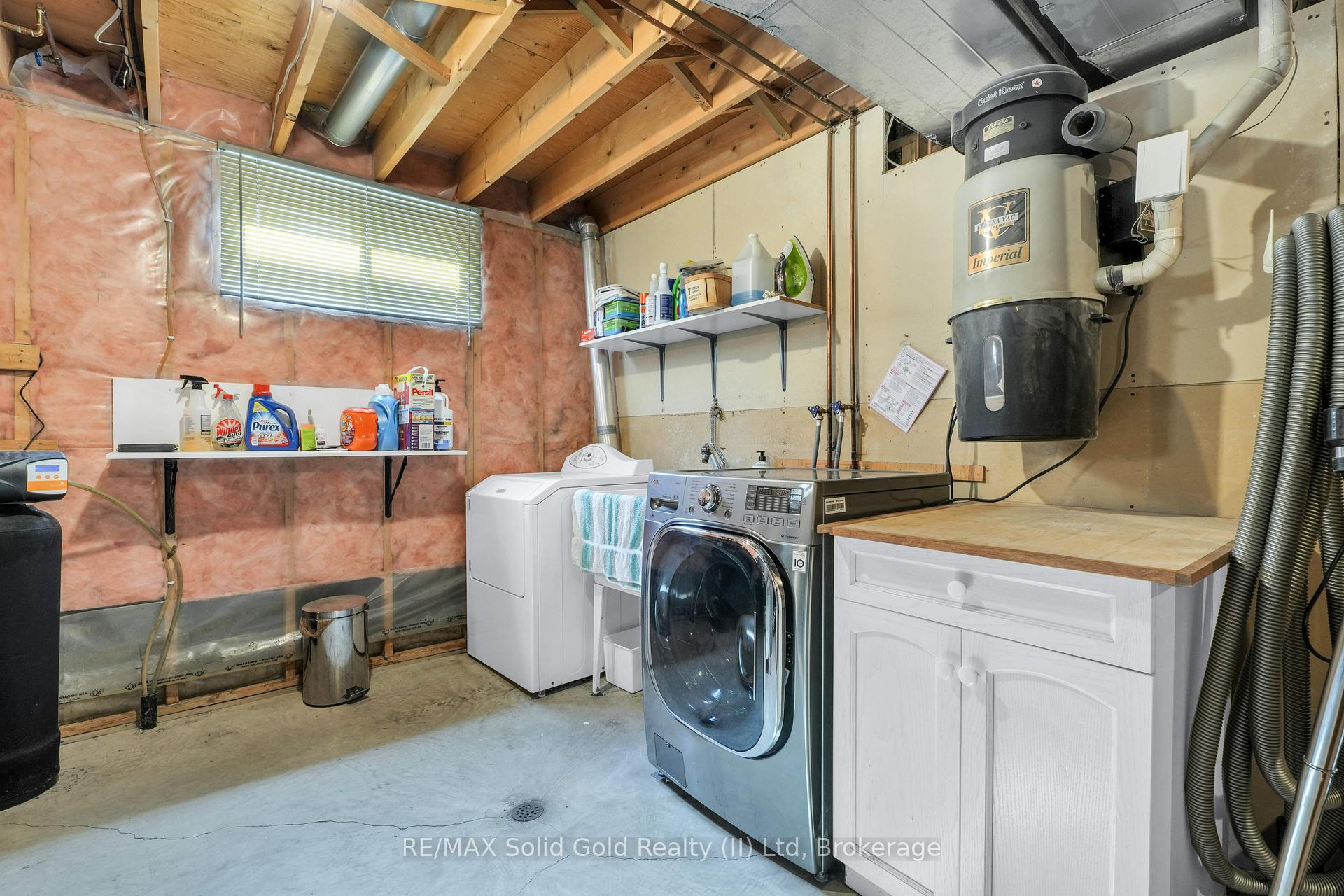 Photo 32 of 612 Sprucehurst Crescent, Waterloo — HOMEH