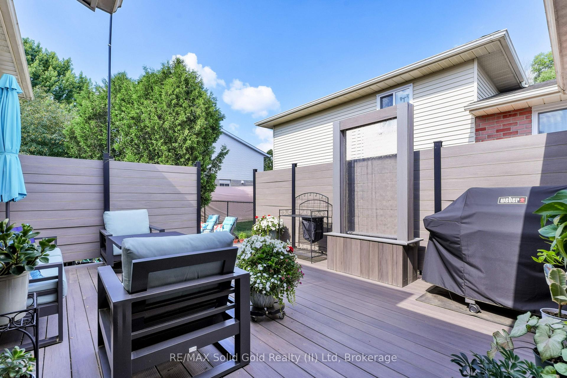 Photo 33 of 612 Sprucehurst Crescent, Waterloo — HOMEH
