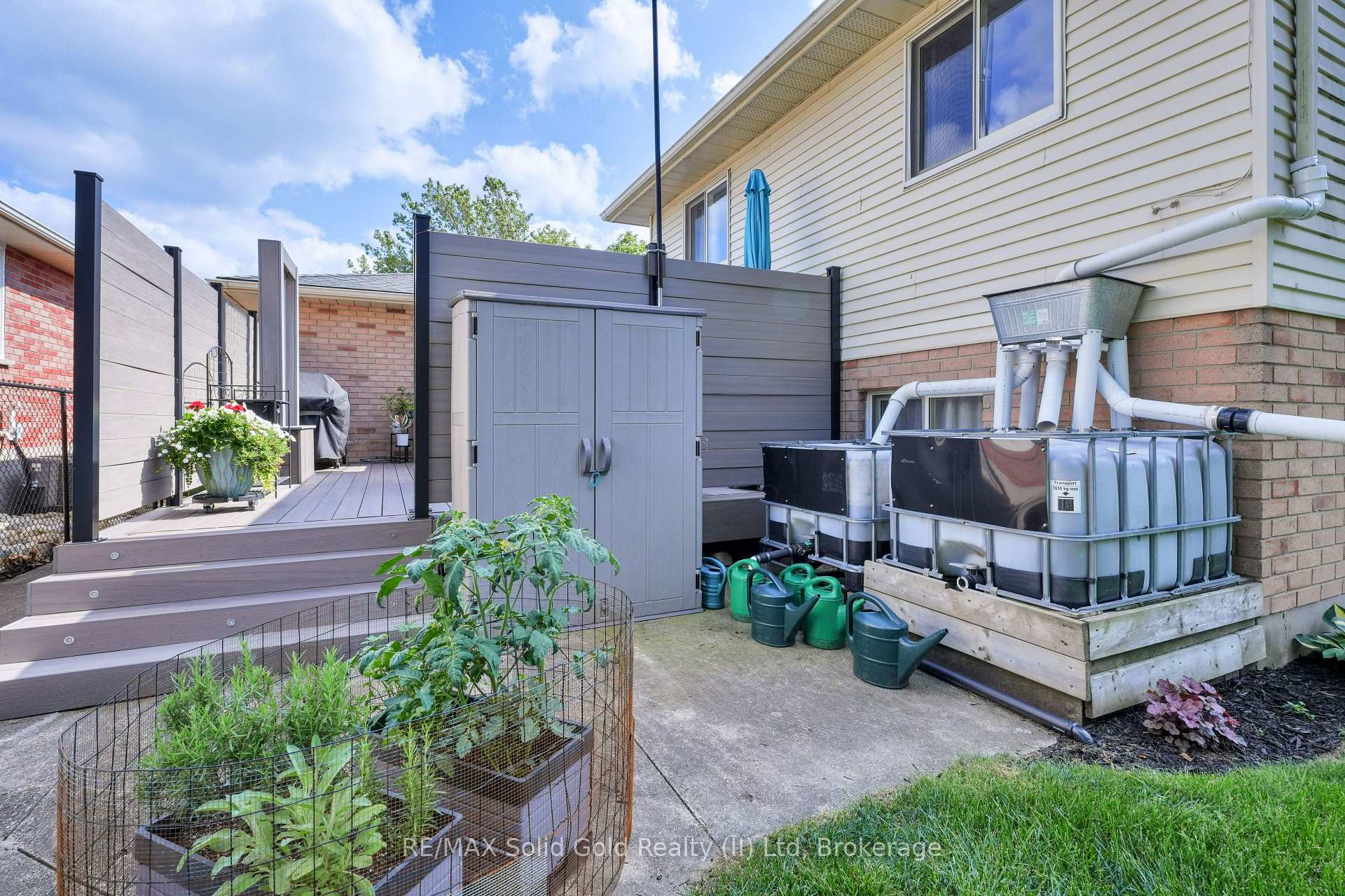 Photo 35 of 612 Sprucehurst Crescent, Waterloo — HOMEH