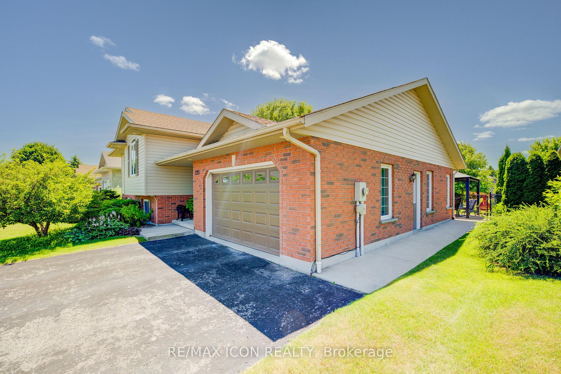 Photo 4 of 225 Wendy's Lane, Wellington North, Mount Forest — HOMEH