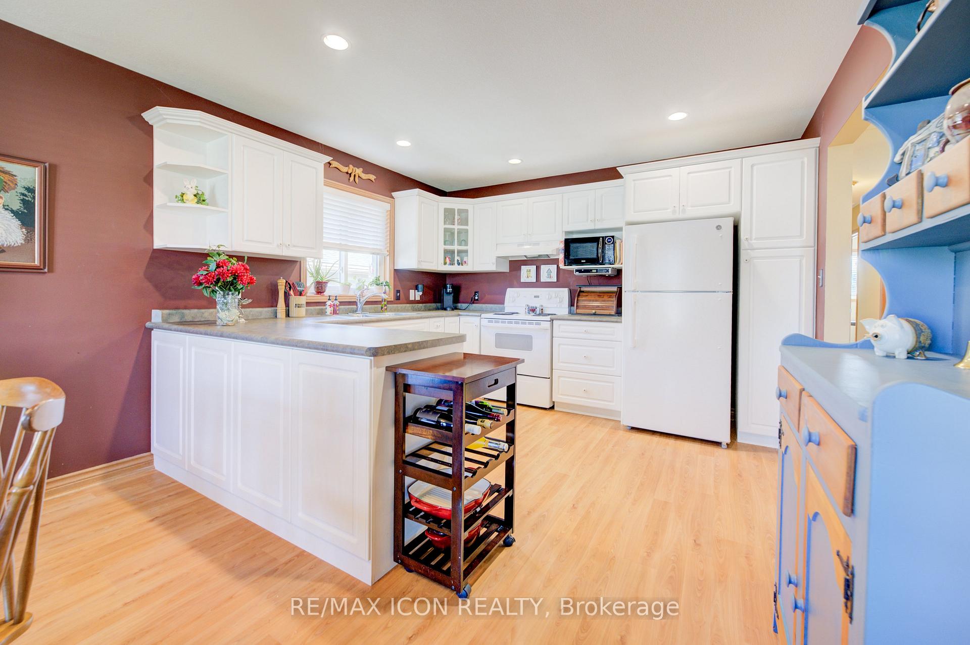 Photo 15 of 225 Wendy's Lane, Wellington North, Mount Forest — HOMEH