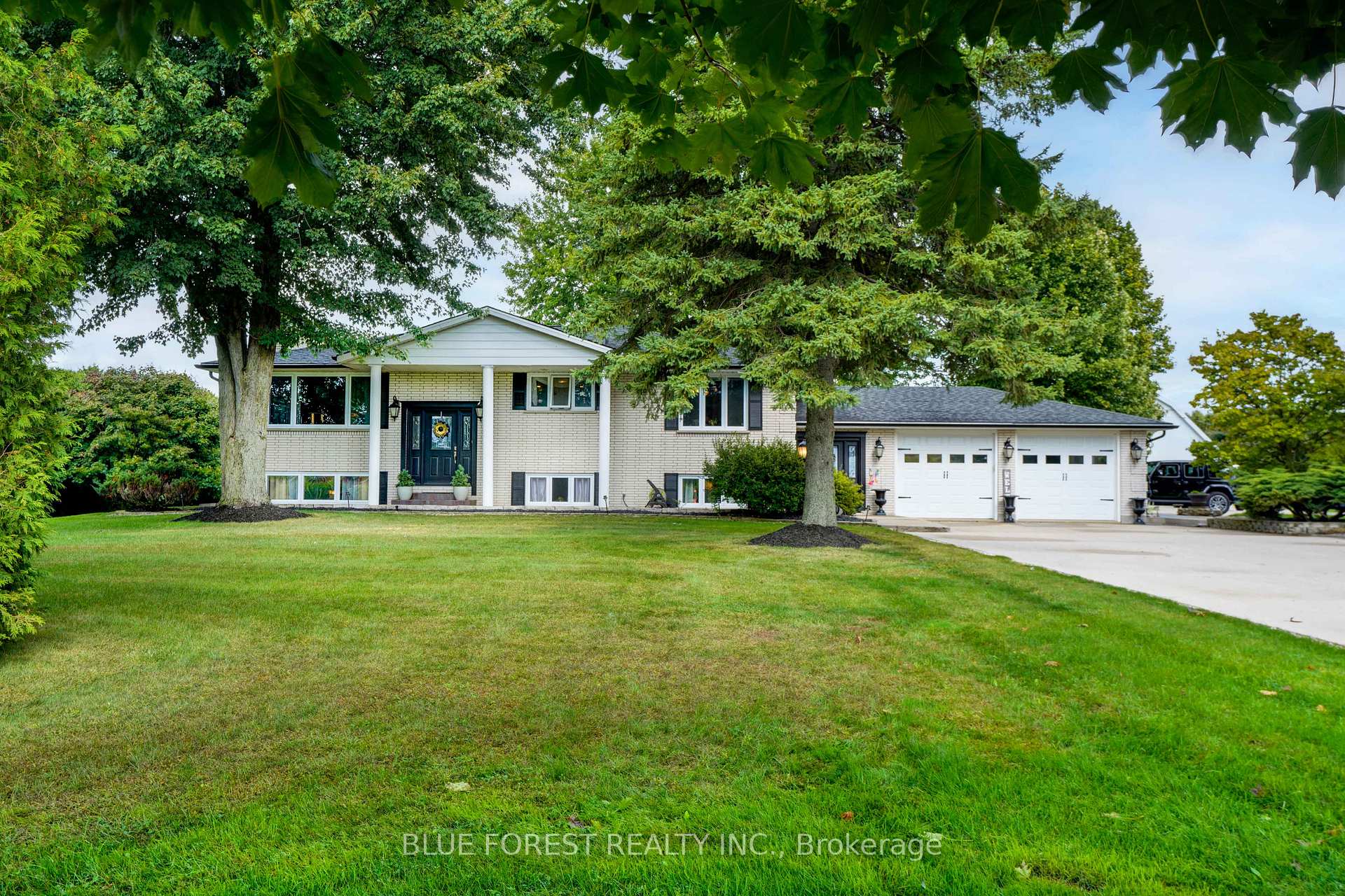 Front of 10996 Furnival Road