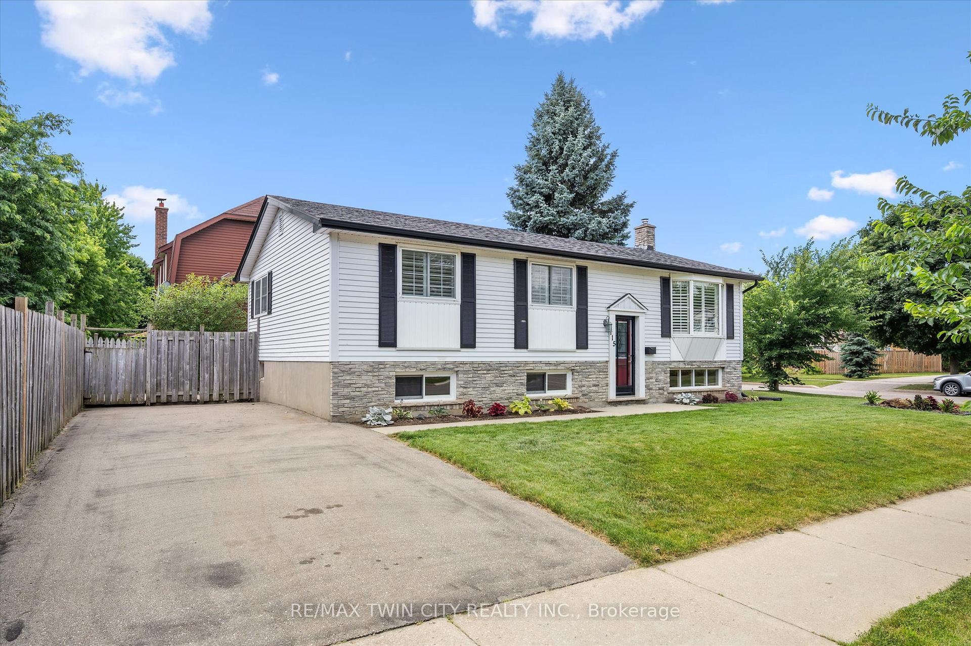 Photo 4 of 115 Lillian Drive, Waterloo — HOMEH