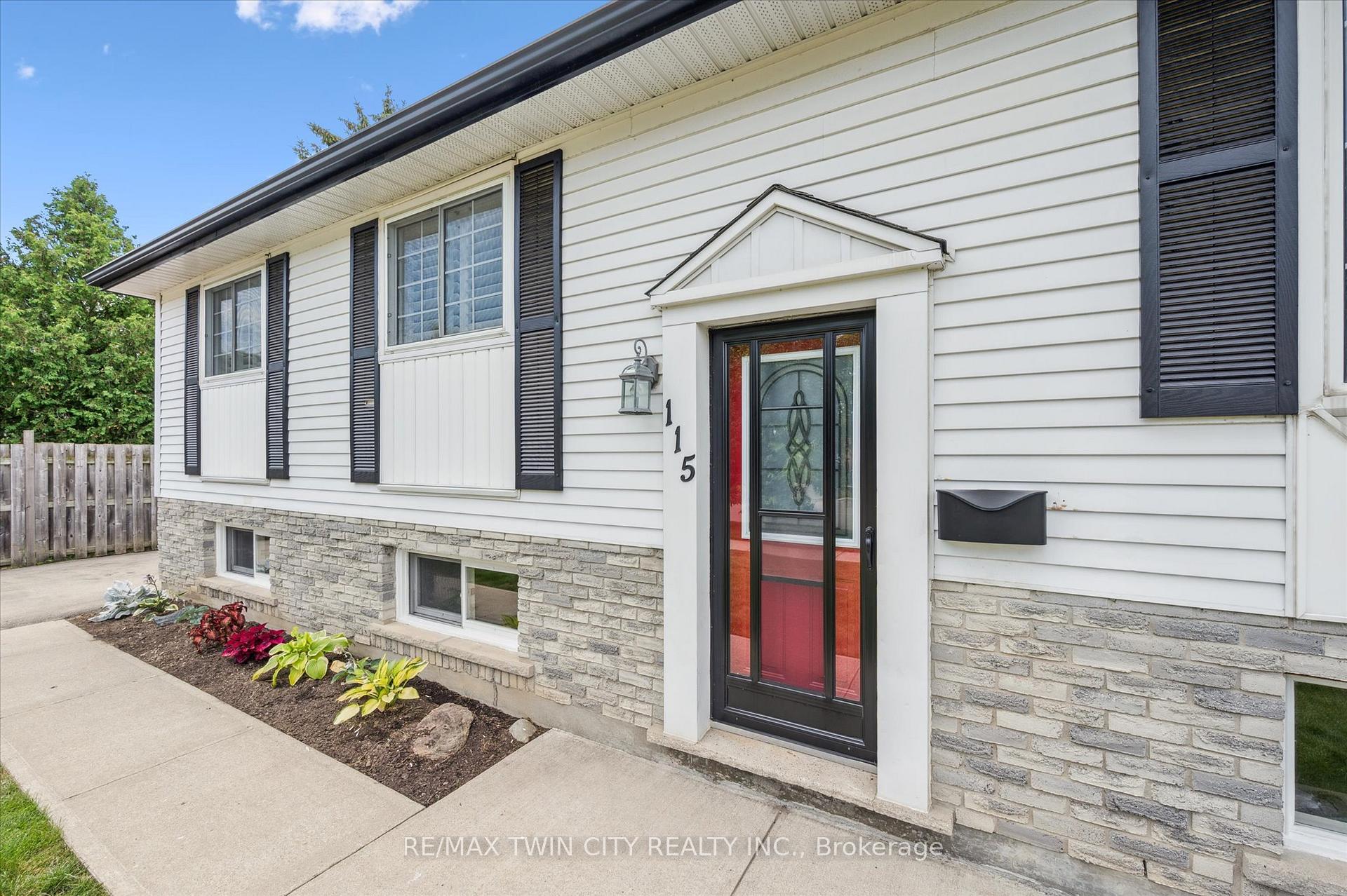 Photo 5 of 115 Lillian Drive, Waterloo — HOMEH