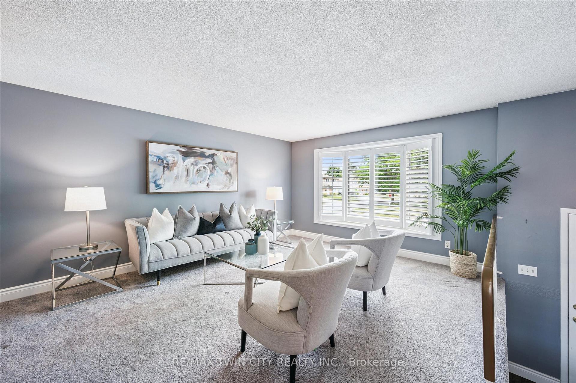 Photo 7 of 115 Lillian Drive, Waterloo — HOMEH