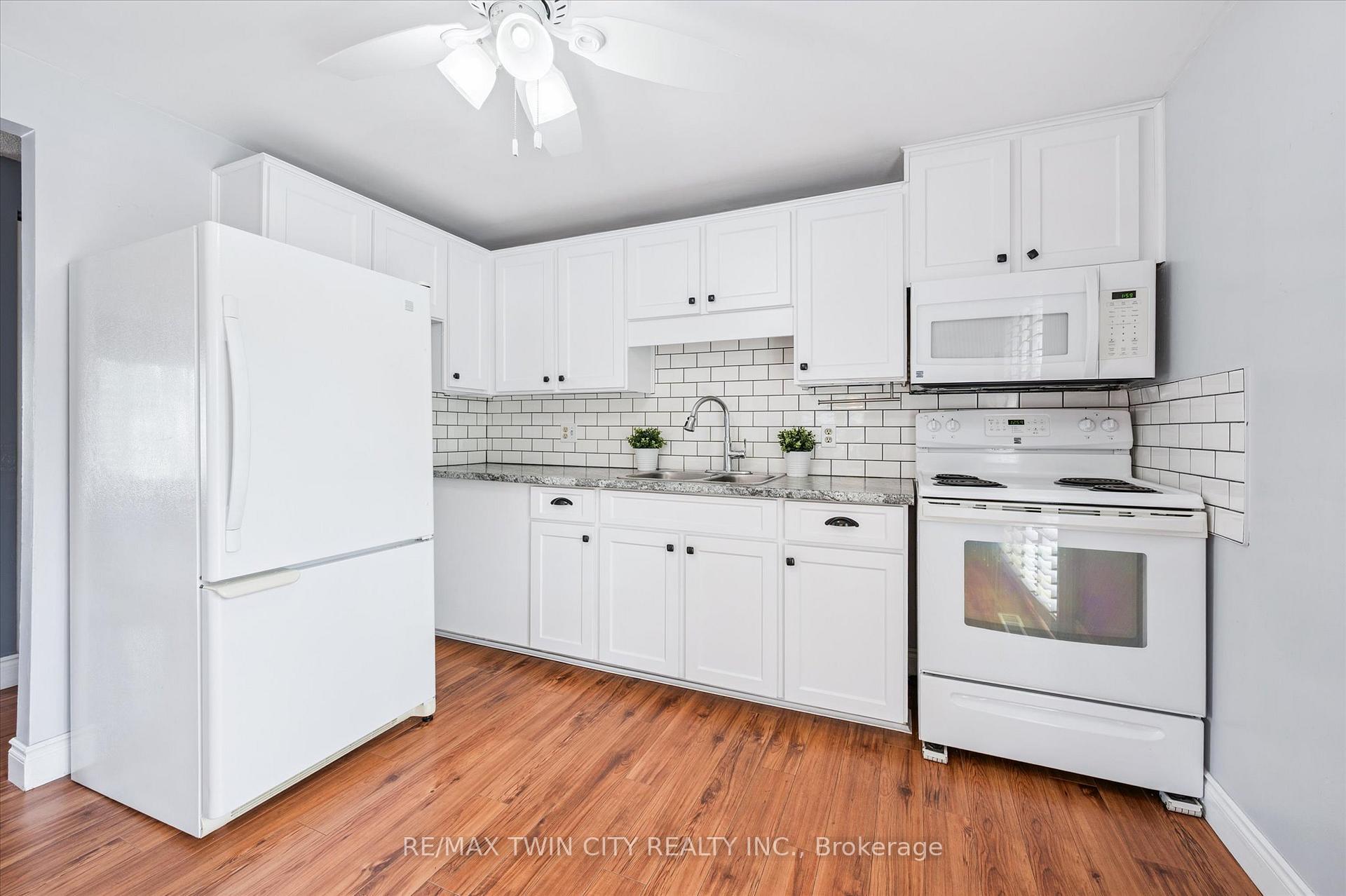 Photo 16 of 115 Lillian Drive, Waterloo — HOMEH