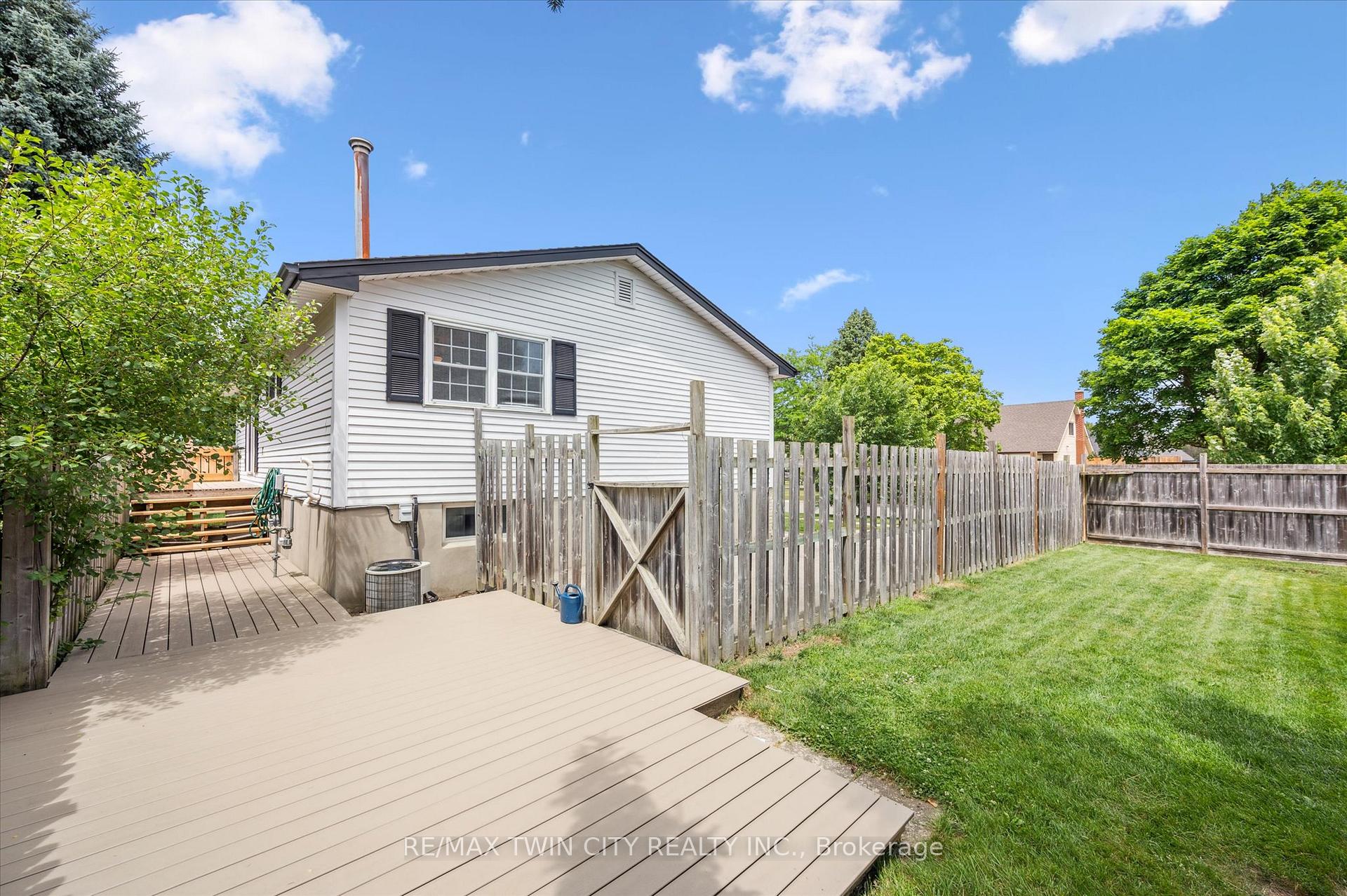 Photo 39 of 115 Lillian Drive, Waterloo — HOMEH