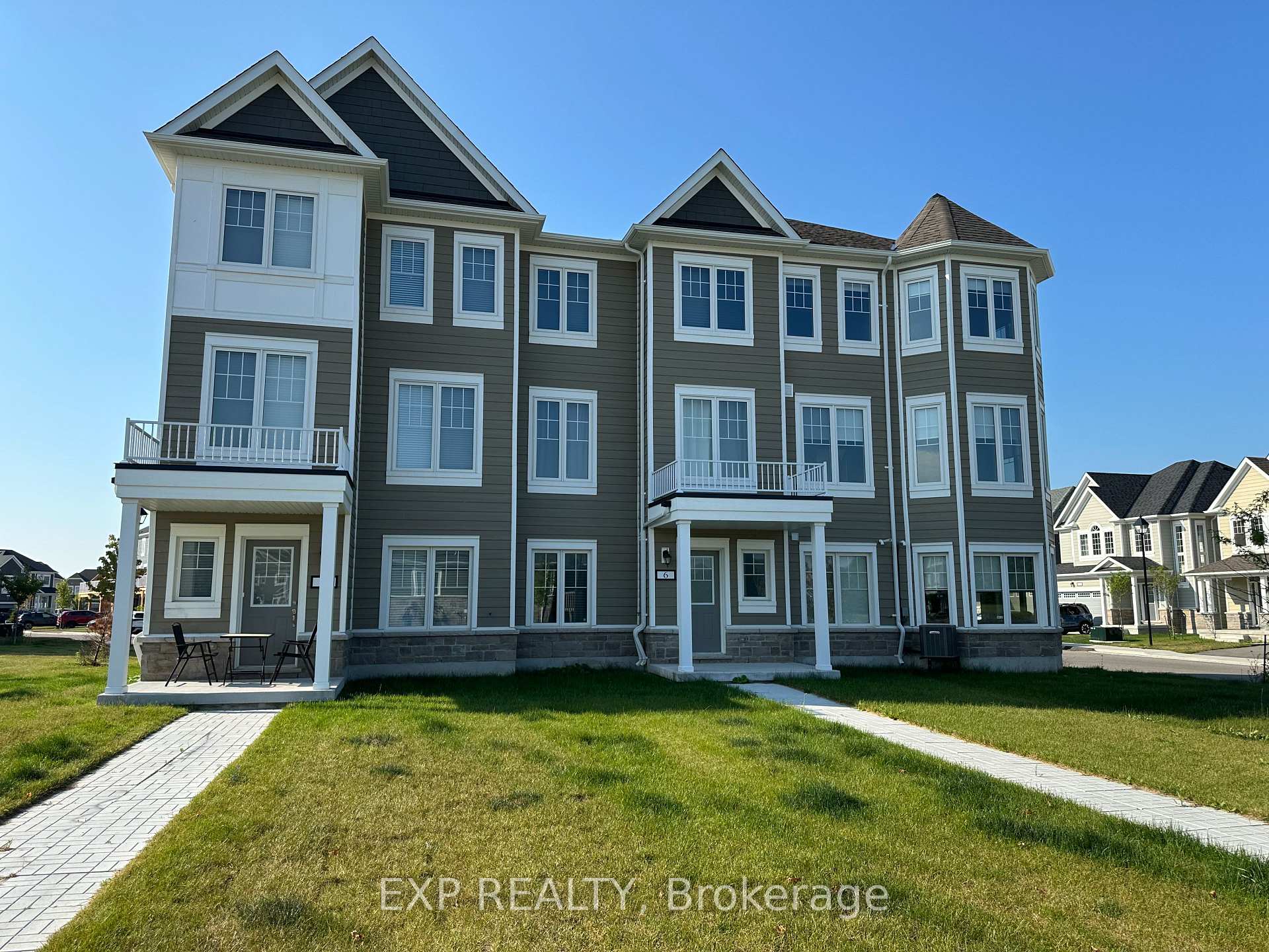 Photo 1 of 4 Spencer Boulevard, Wasaga Beach — HOMEH