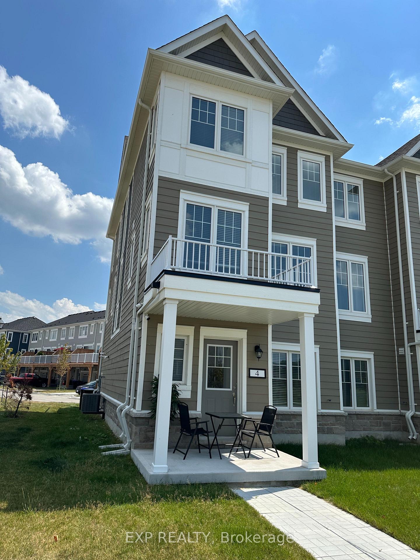 Photo 2 of 4 Spencer Boulevard, Wasaga Beach — HOMEH