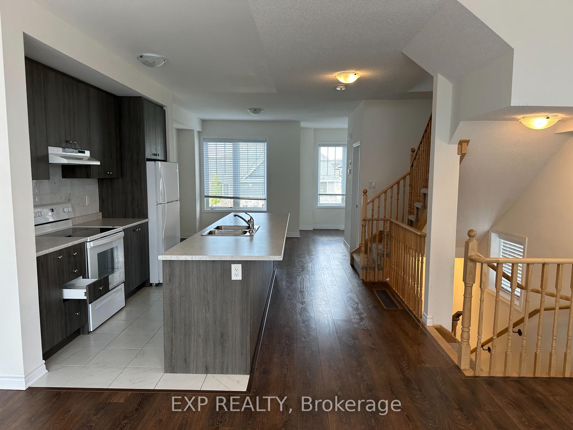 Photo 5 of 4 Spencer Boulevard, Wasaga Beach — HOMEH