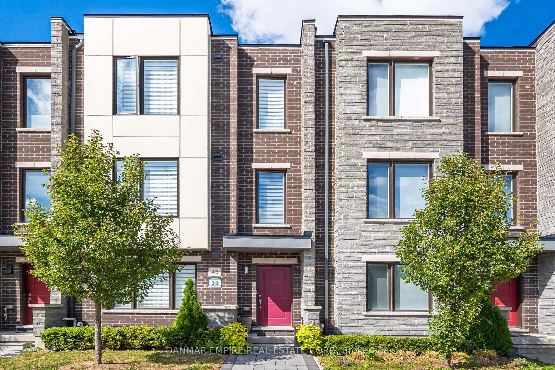 Photo 1 of 45 Cohen Way, Vaughan, Patterson — HOMEH