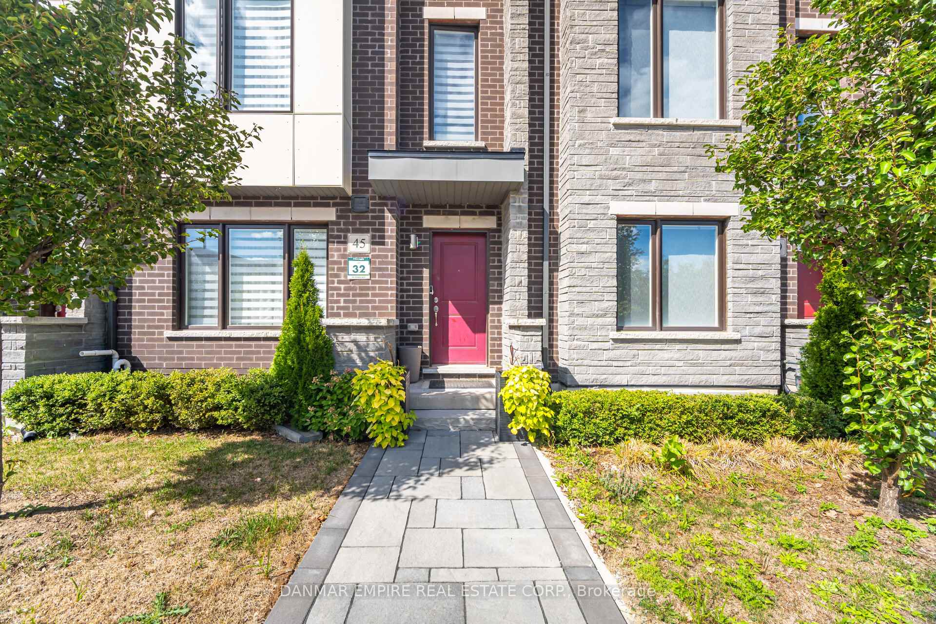 Photo 3 of 45 Cohen Way, Vaughan, Patterson — HOMEH