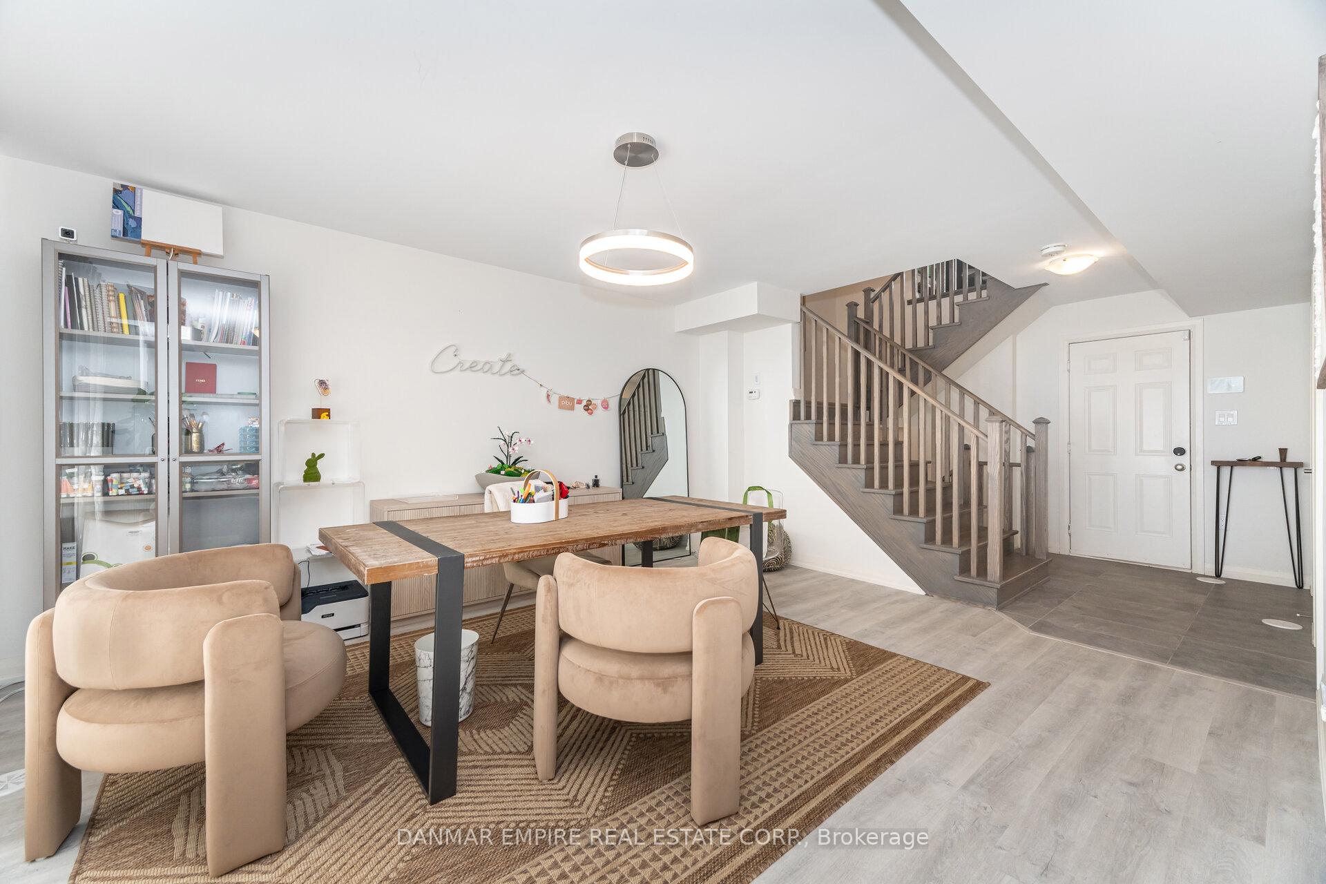 Photo 5 of 45 Cohen Way, Vaughan, Patterson — HOMEH