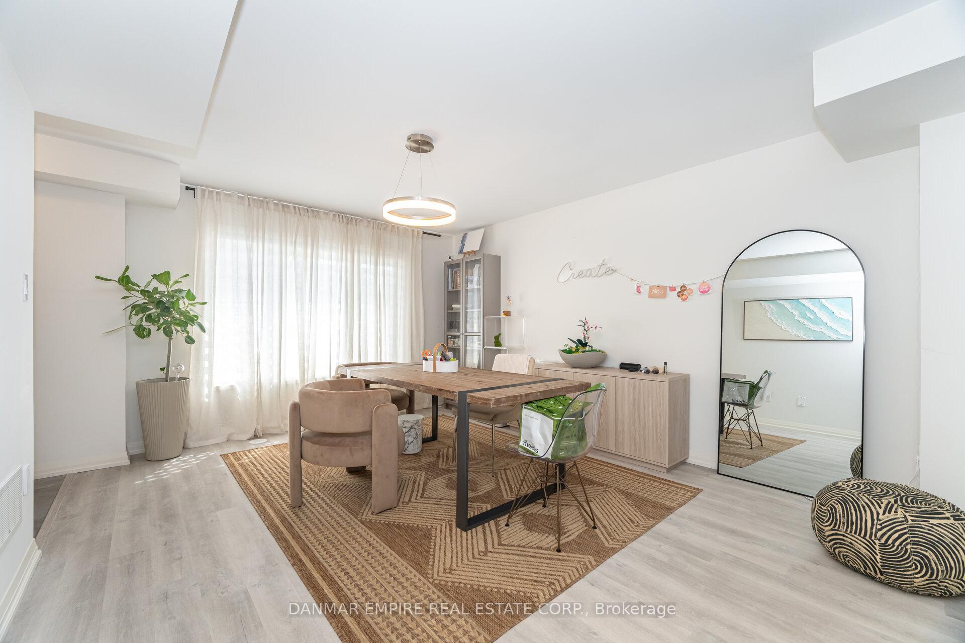 Photo 6 of 45 Cohen Way, Vaughan, Patterson — HOMEH