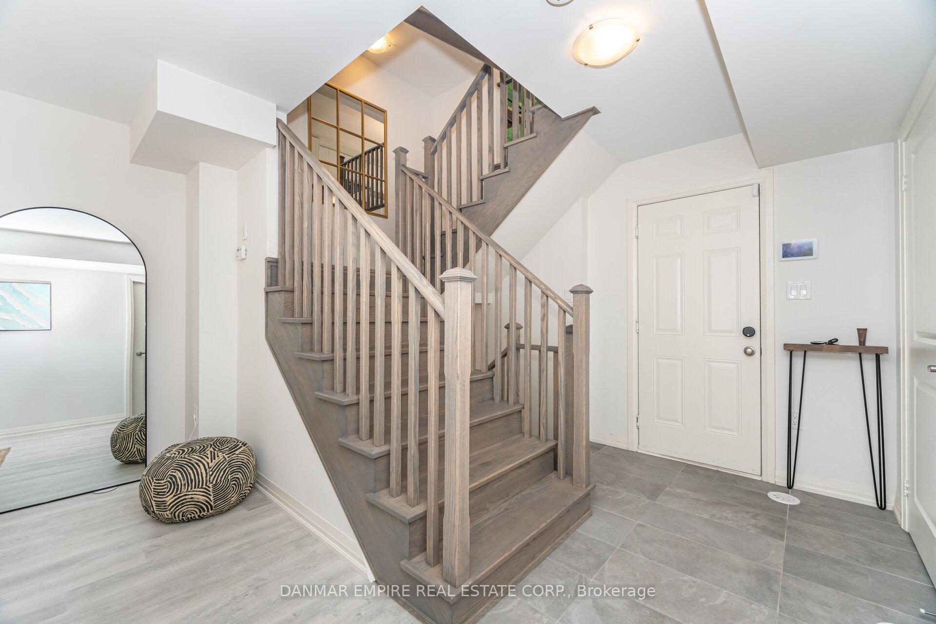 Photo 9 of 45 Cohen Way, Vaughan, Patterson — HOMEH