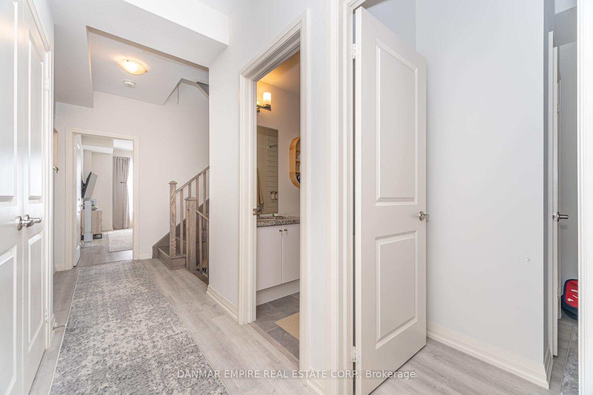 Photo 27 of 45 Cohen Way, Vaughan, Patterson — HOMEH