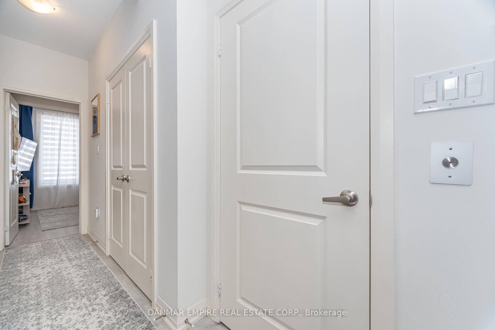 Photo 28 of 45 Cohen Way, Vaughan, Patterson — HOMEH