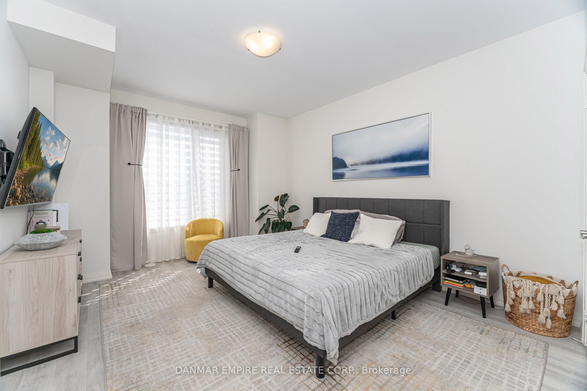Photo 29 of 45 Cohen Way, Vaughan, Patterson — HOMEH