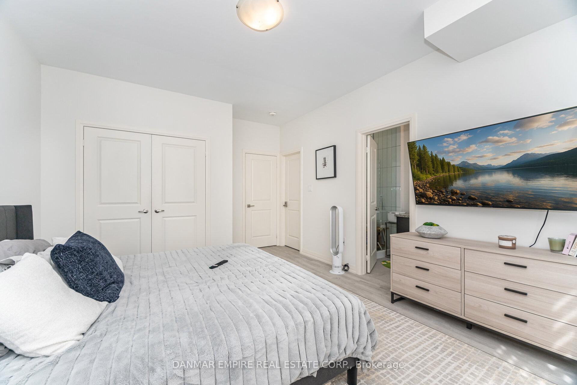 Photo 31 of 45 Cohen Way, Vaughan, Patterson — HOMEH