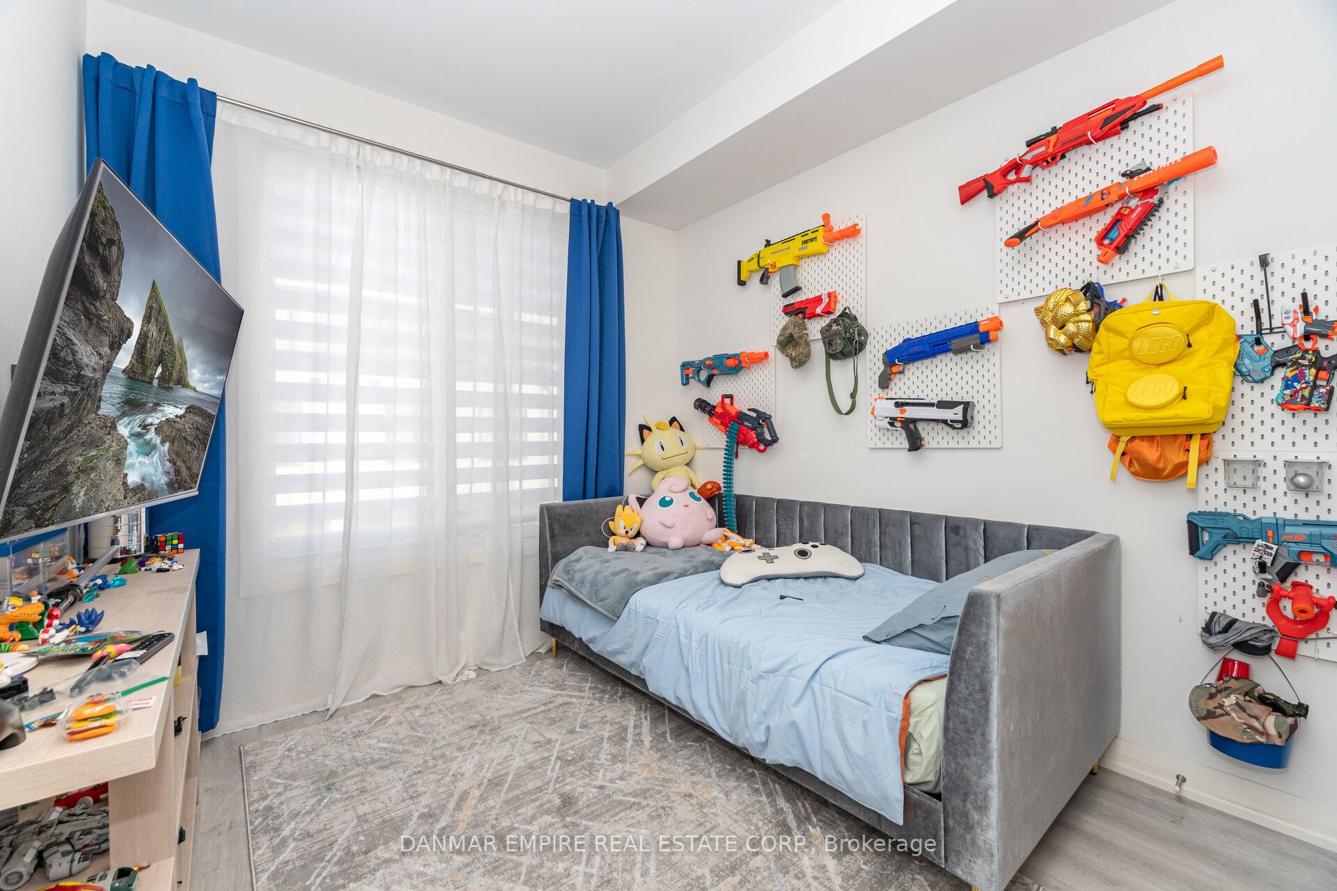 Photo 34 of 45 Cohen Way, Vaughan, Patterson — HOMEH