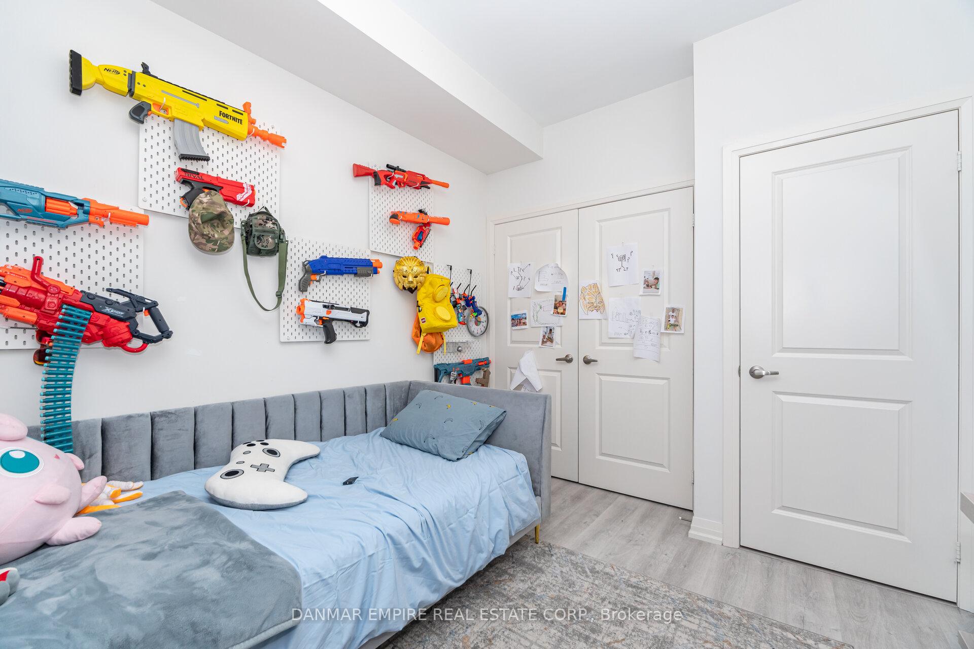 Photo 35 of 45 Cohen Way, Vaughan, Patterson — HOMEH