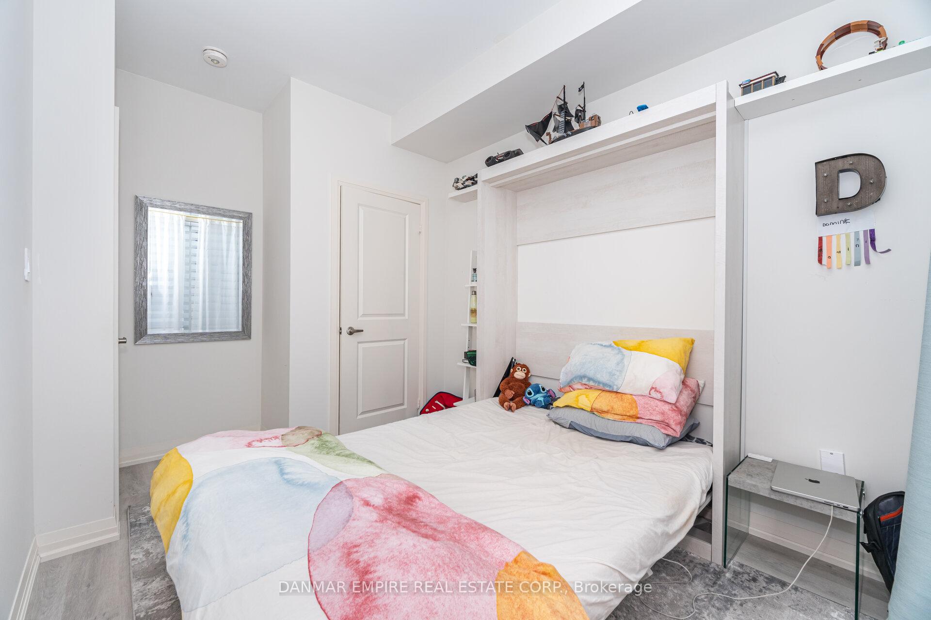 Photo 37 of 45 Cohen Way, Vaughan, Patterson — HOMEH