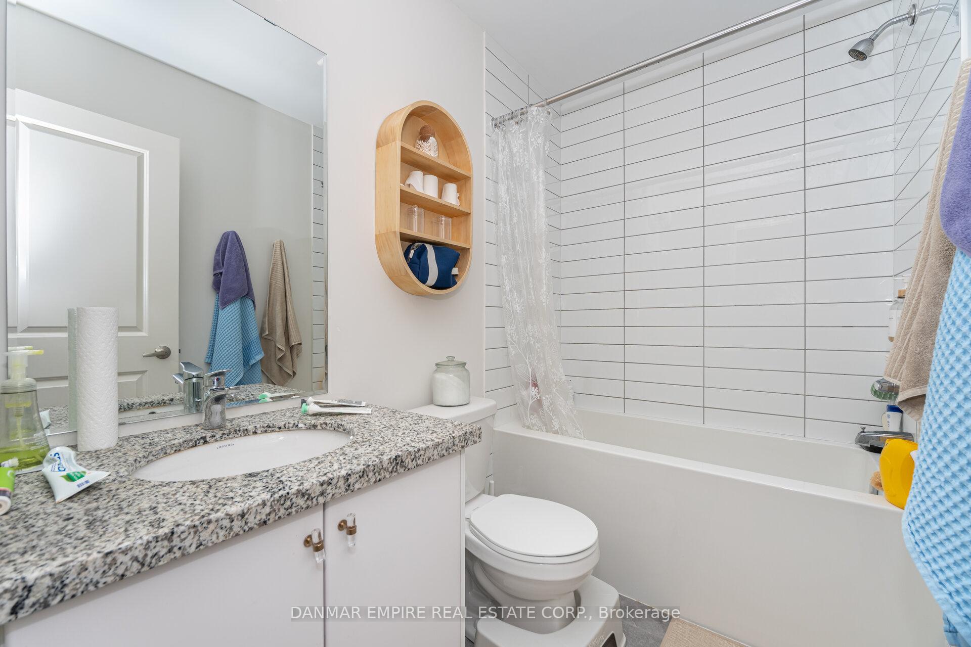 Photo 38 of 45 Cohen Way, Vaughan, Patterson — HOMEH