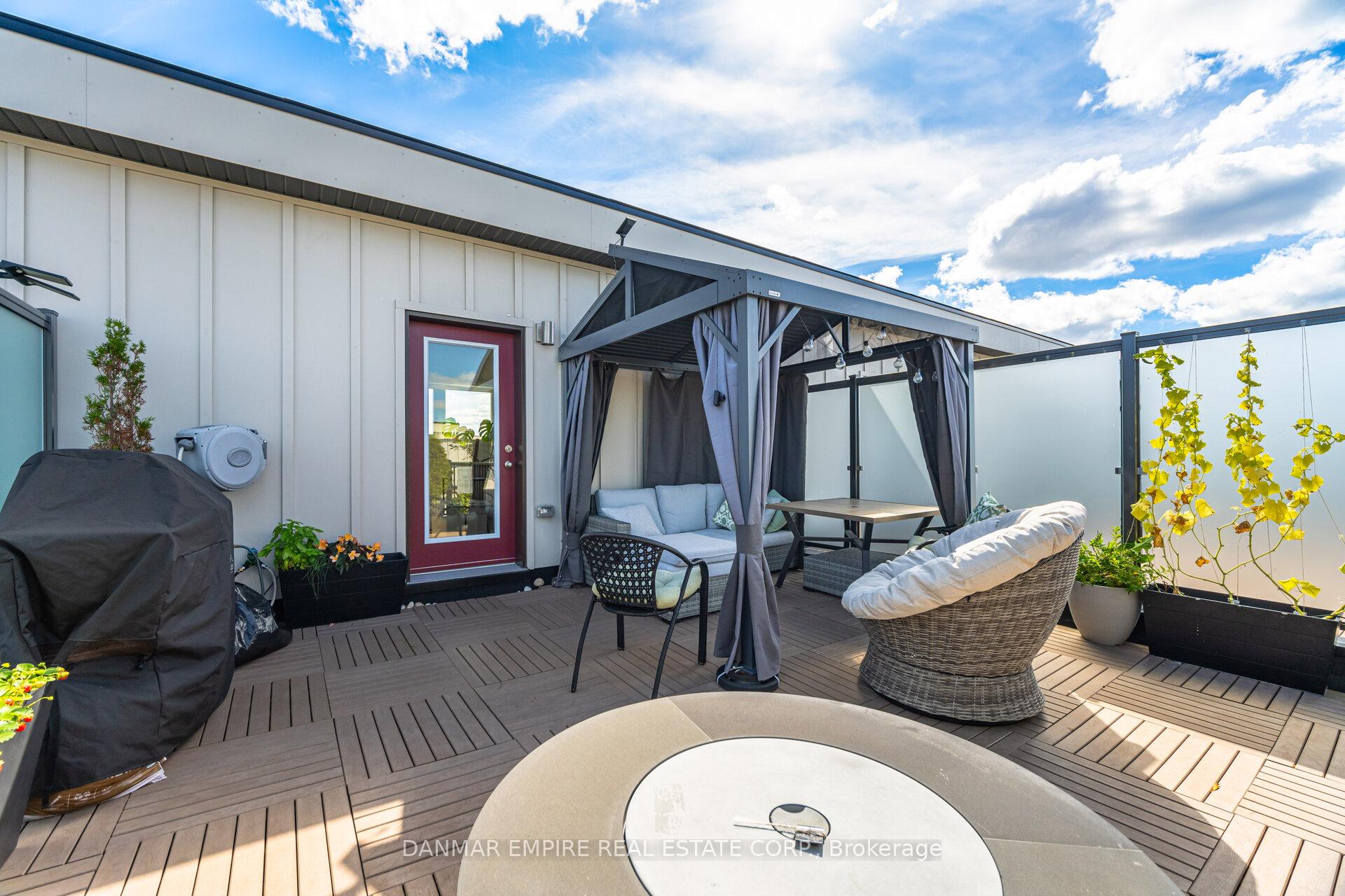 Photo 44 of 45 Cohen Way, Vaughan, Patterson — HOMEH