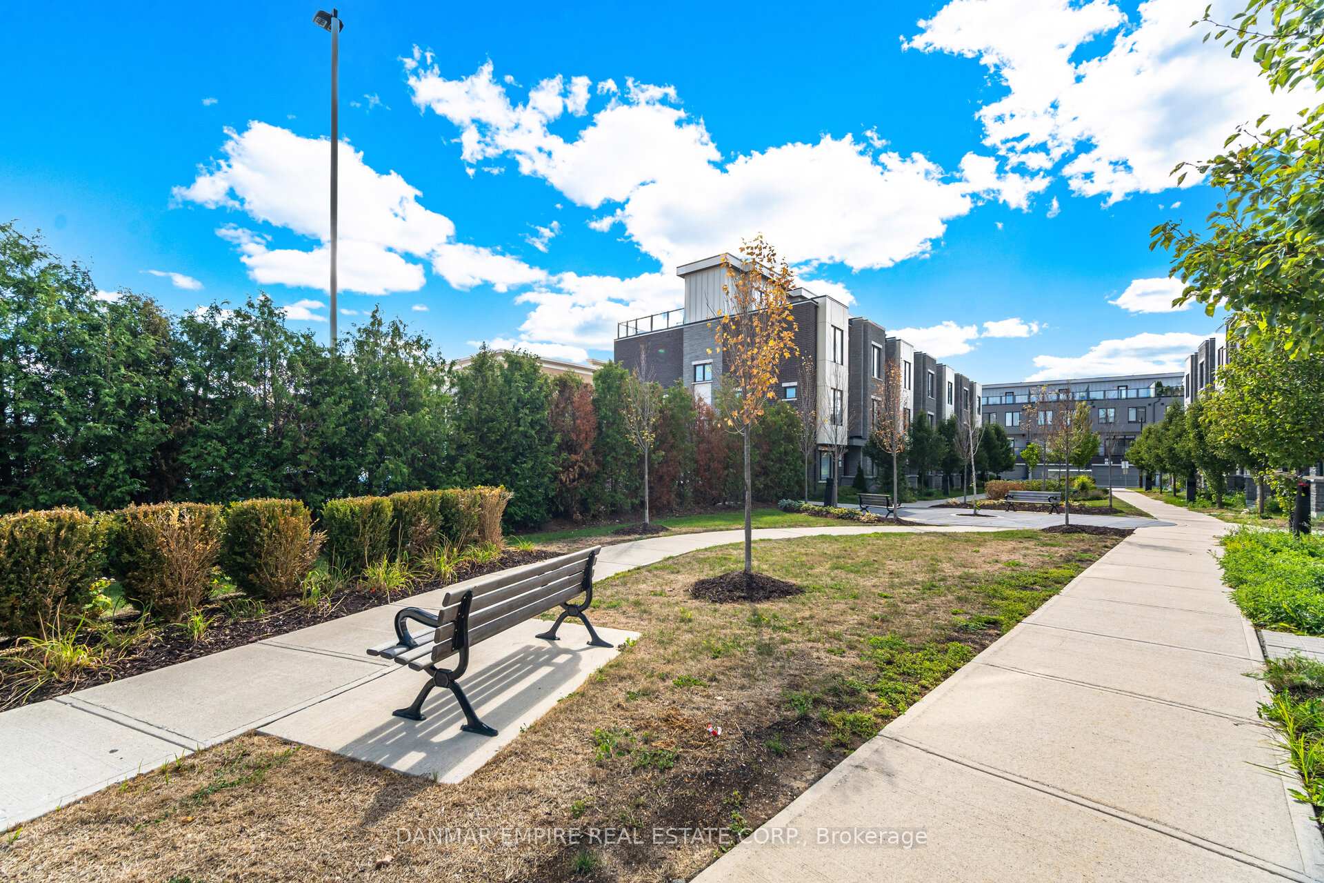 Photo 47 of 45 Cohen Way, Vaughan, Patterson — HOMEH