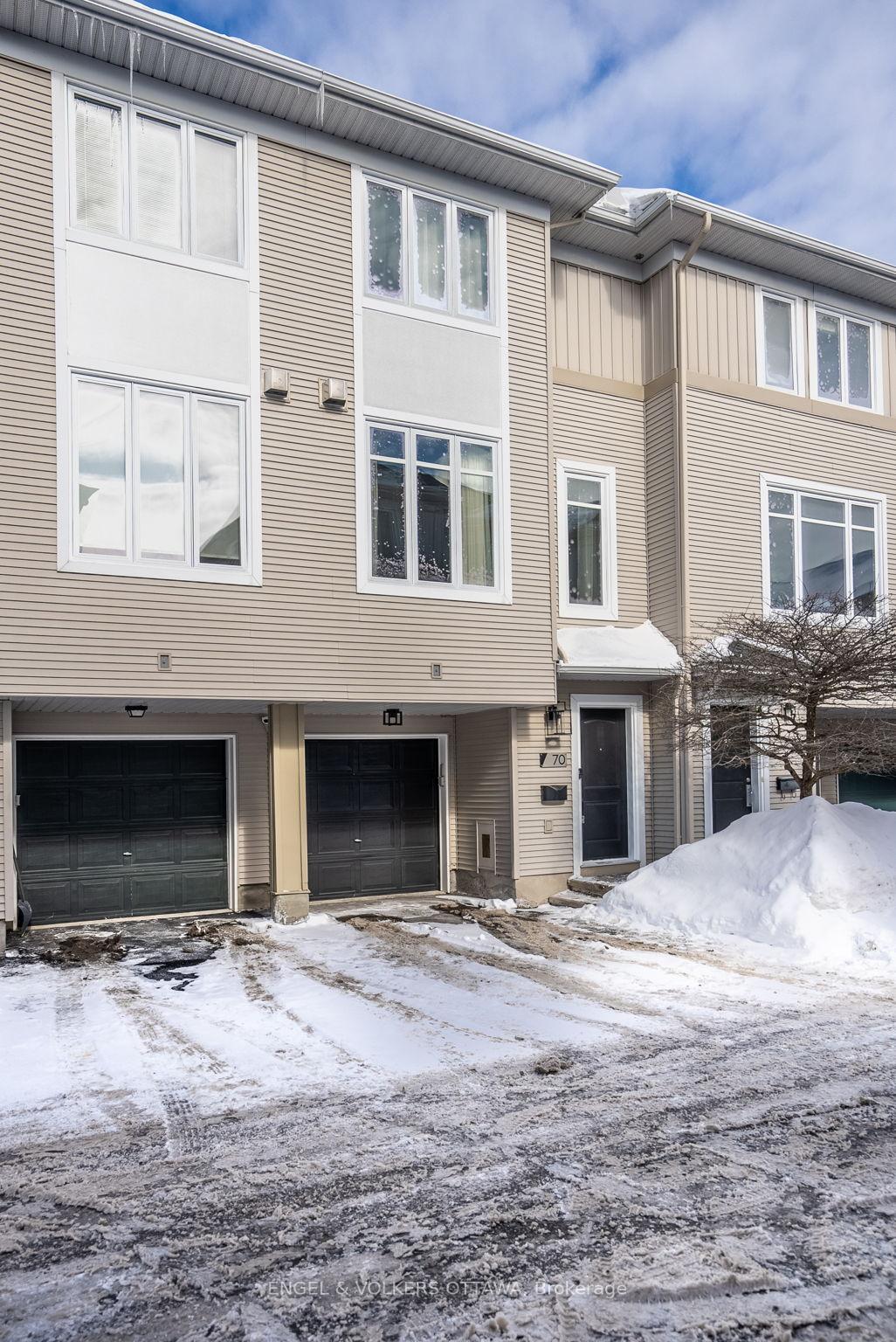 Photo 2 of 70 Songbird Private, Ottawa, Westcliffe Estates — HOMEH