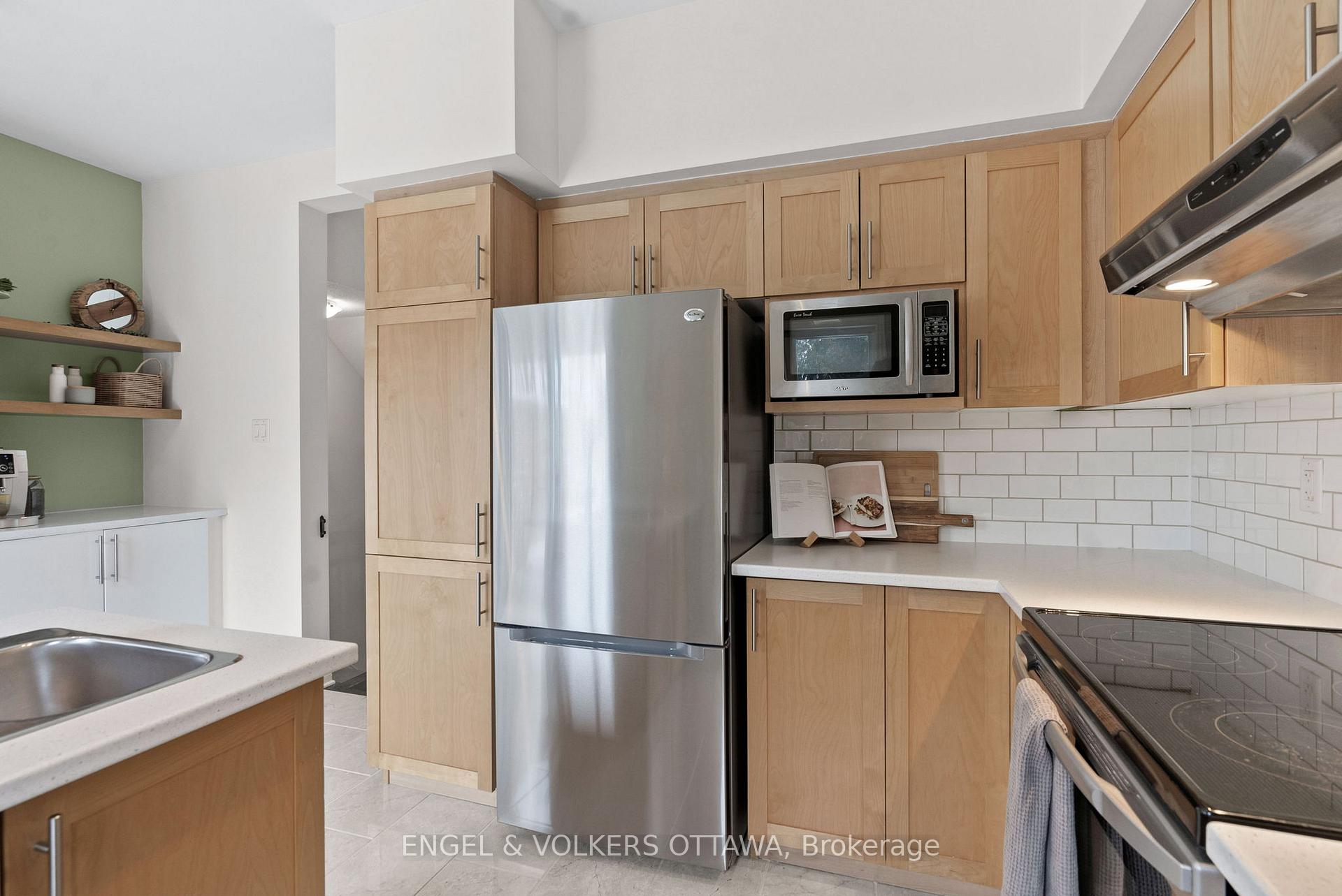 Photo 11 of 70 Songbird Private, Ottawa, Westcliffe Estates — HOMEH
