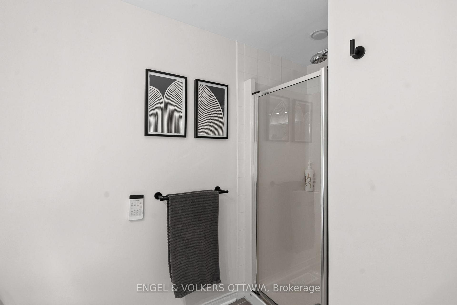 Photo 21 of 70 Songbird Private, Ottawa, Westcliffe Estates — HOMEH