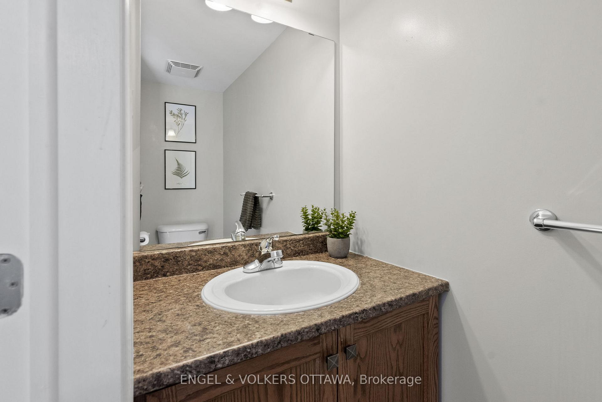 Photo 30 of 70 Songbird Private, Ottawa, Westcliffe Estates — HOMEH