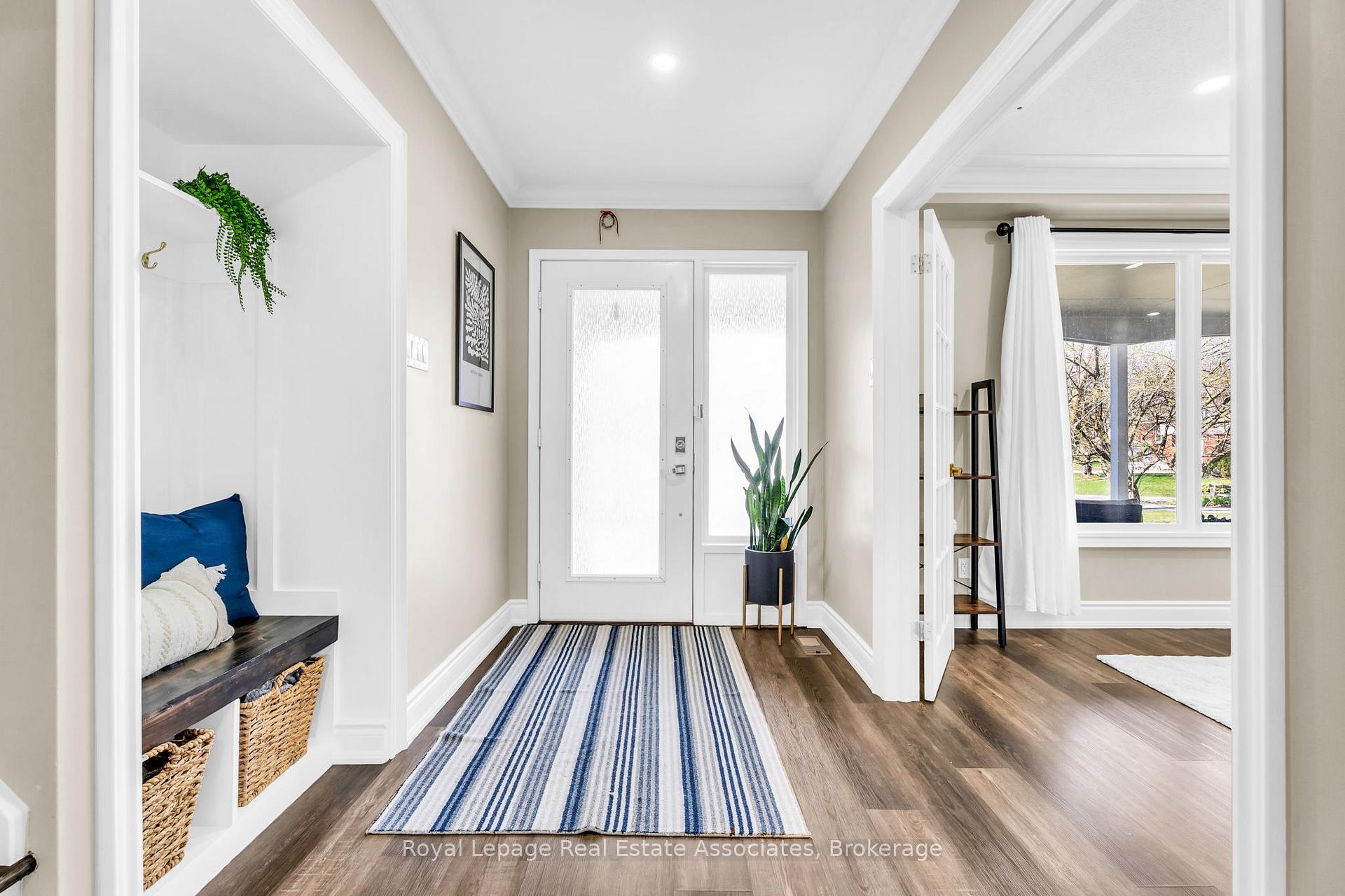 Photo 11 of 104 Cardinal Crescent S, Waterloo — HOMEH
