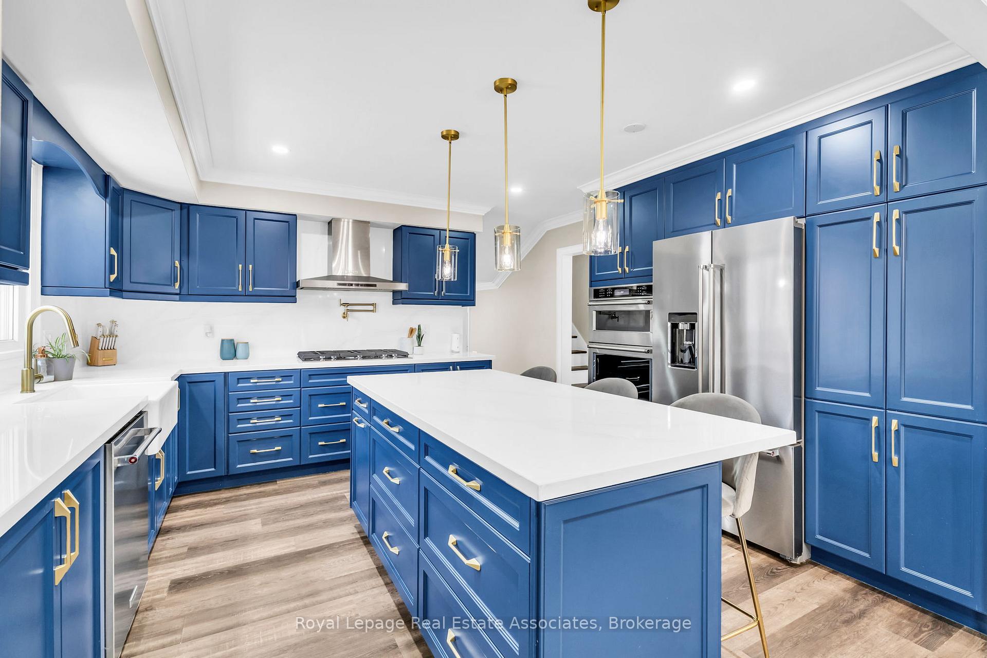 Photo 17 of 104 Cardinal Crescent S, Waterloo — HOMEH