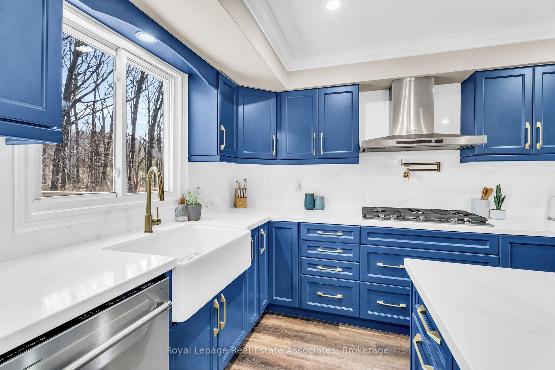 Photo 19 of 104 Cardinal Crescent S, Waterloo — HOMEH