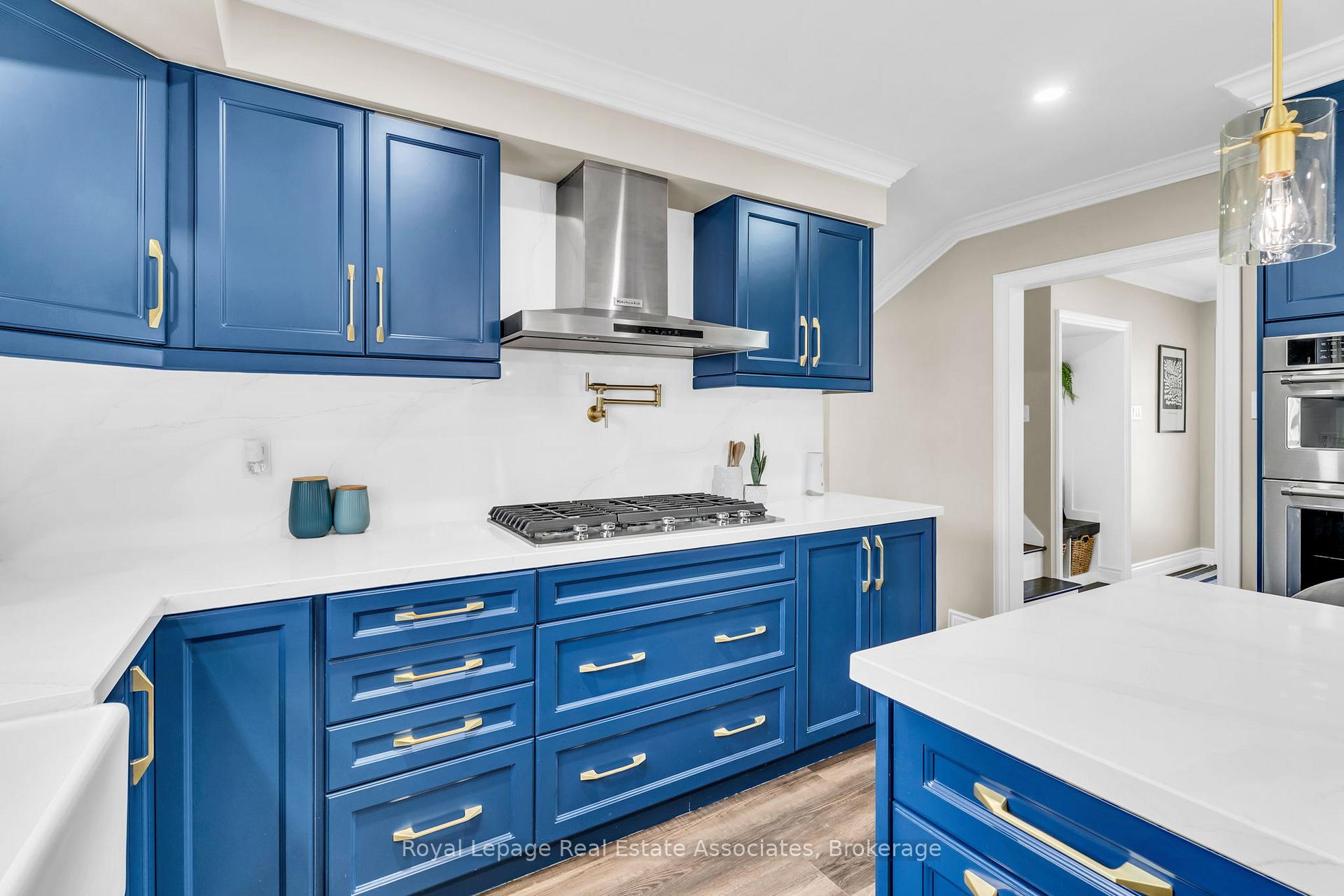 Photo 20 of 104 Cardinal Crescent S, Waterloo — HOMEH