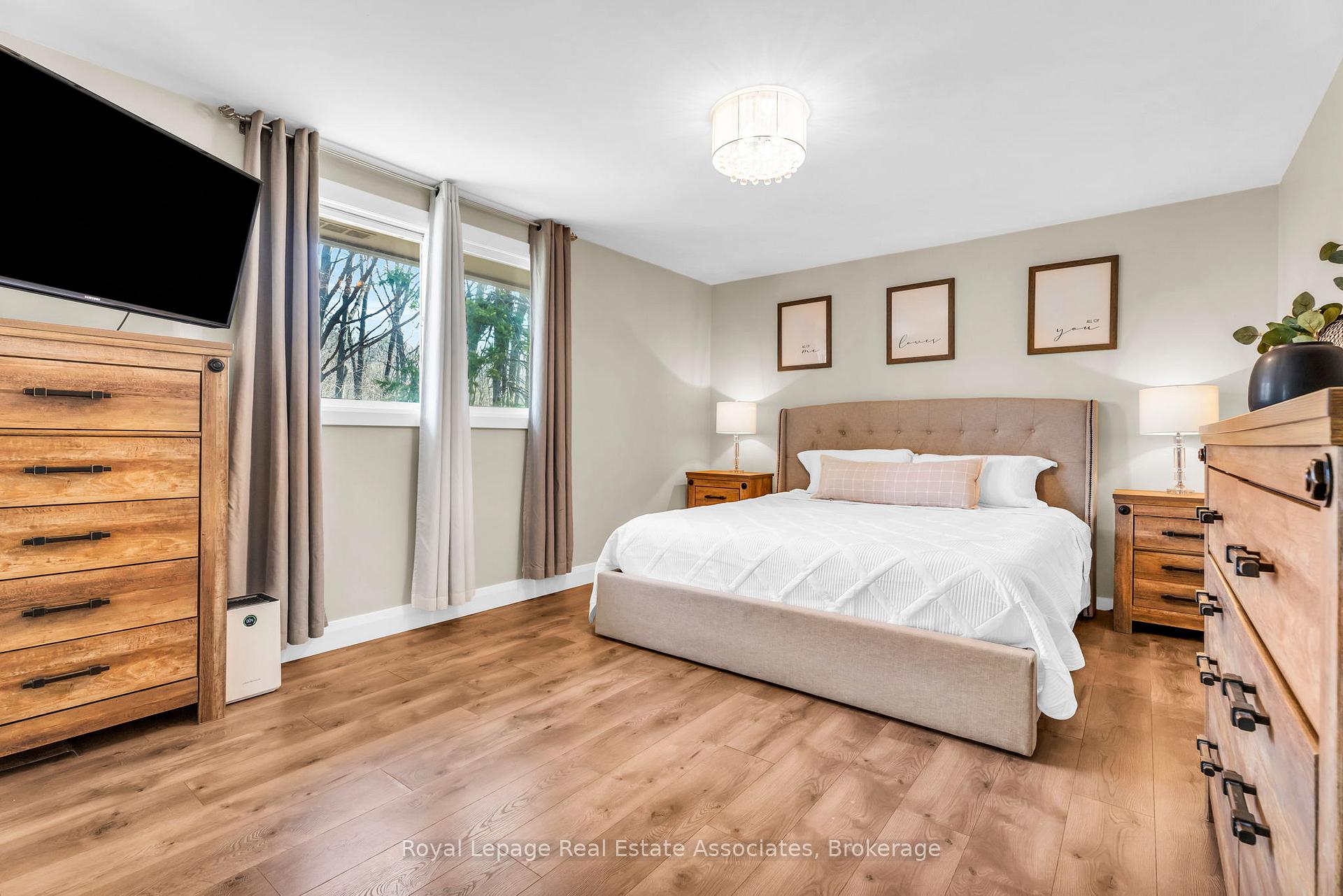 Photo 28 of 104 Cardinal Crescent S, Waterloo — HOMEH